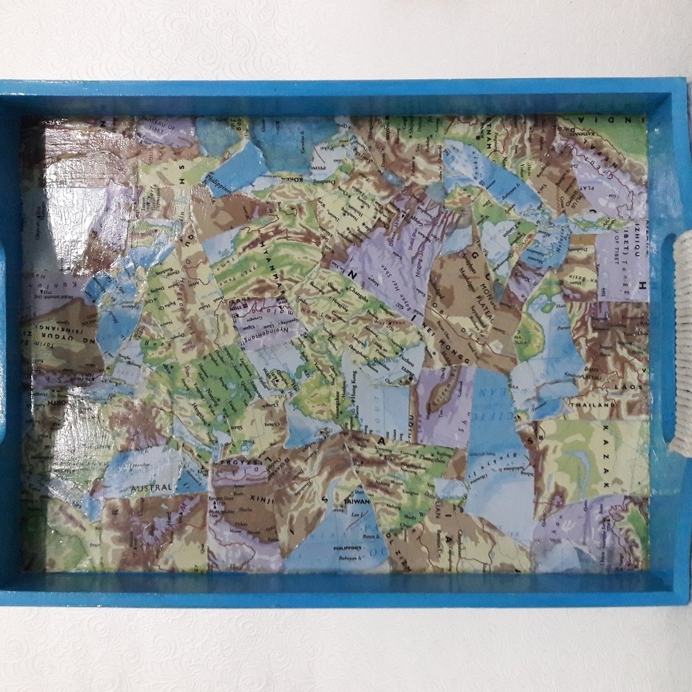 World map tray