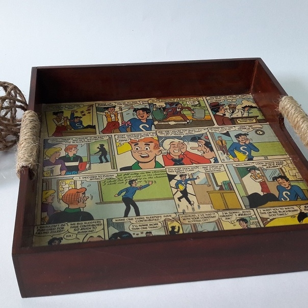 Comics tray