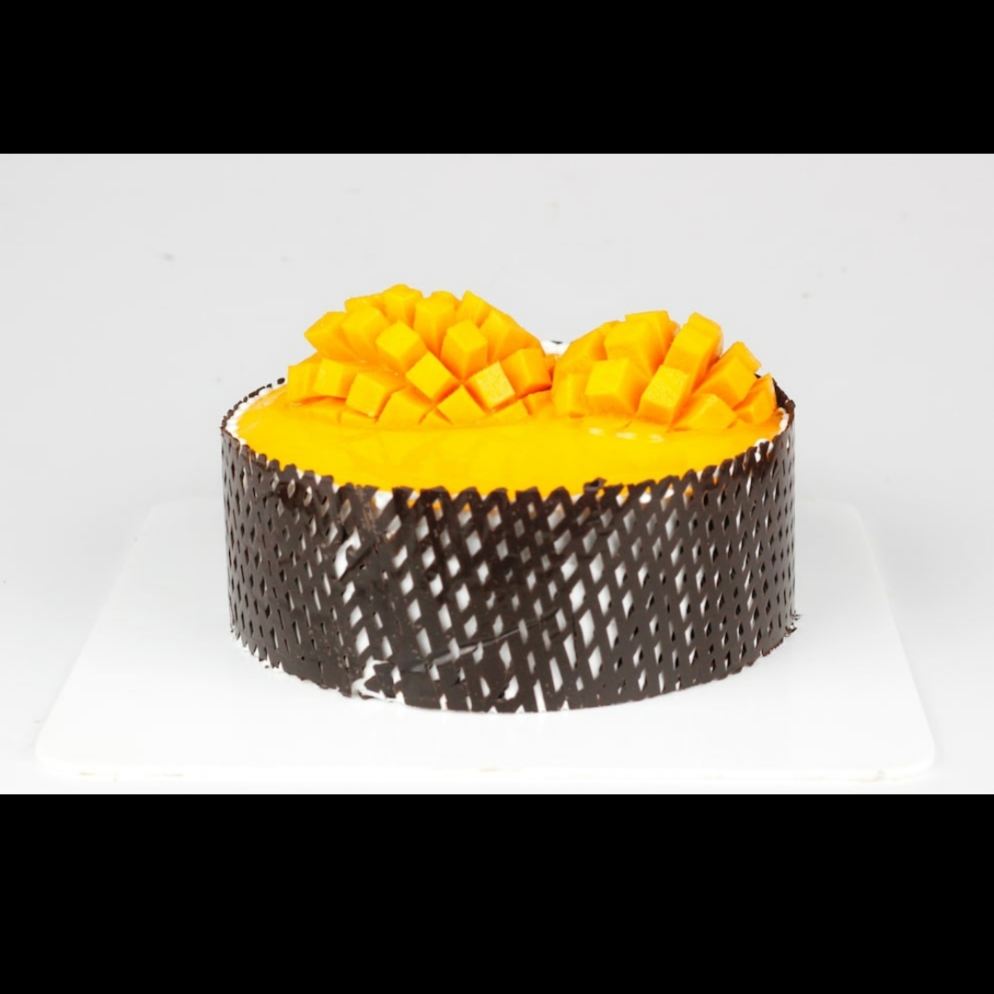 Mango cake 1/2 kg 