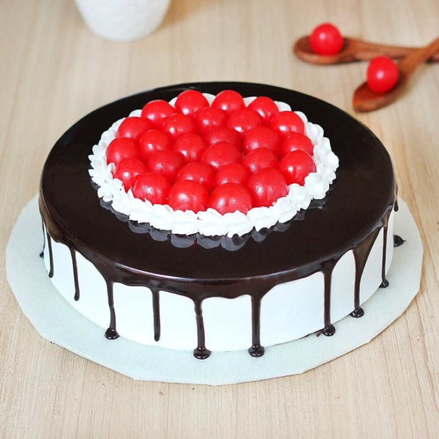 Blackforest cherry cake 1/2 kg 