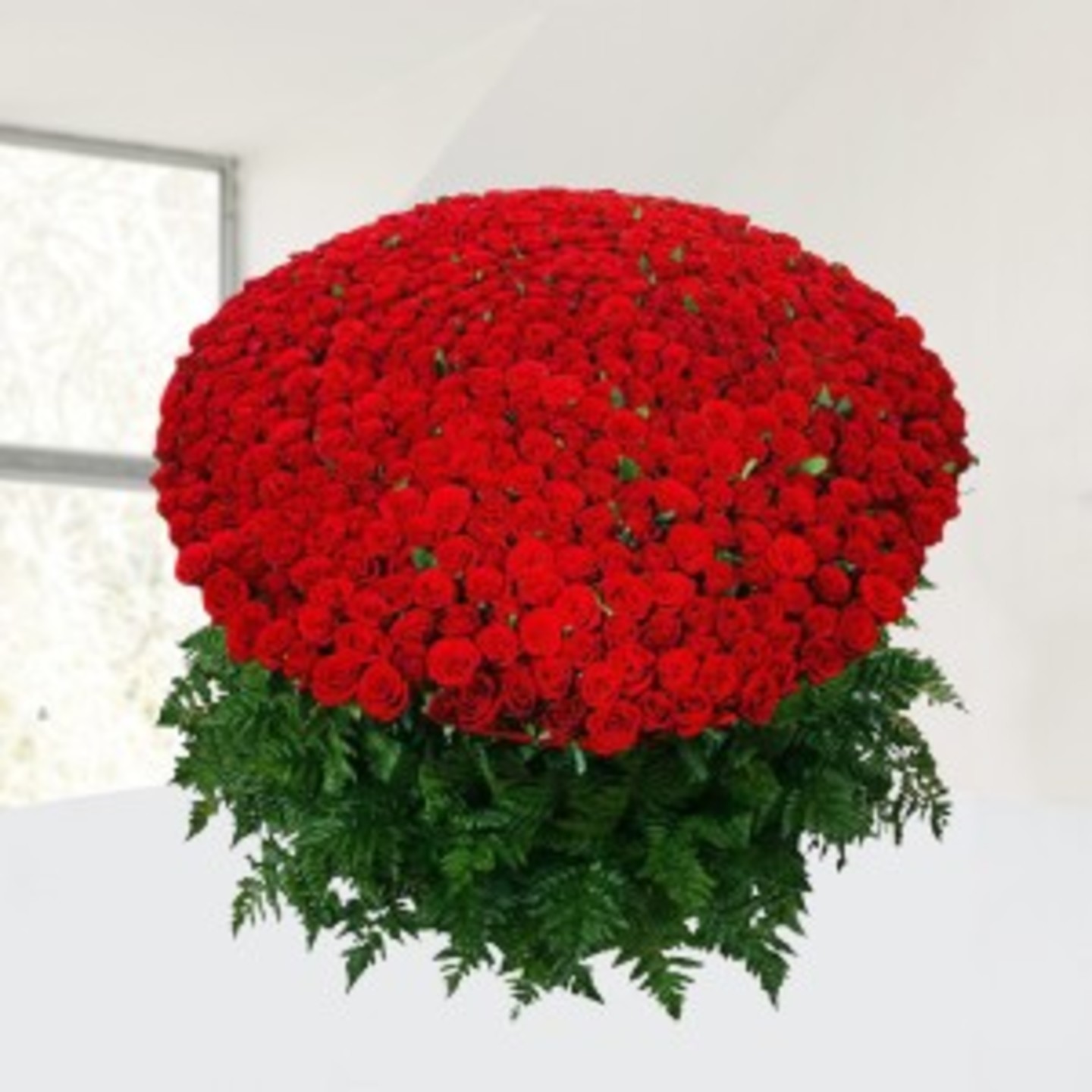 1000 Roses arrangement 