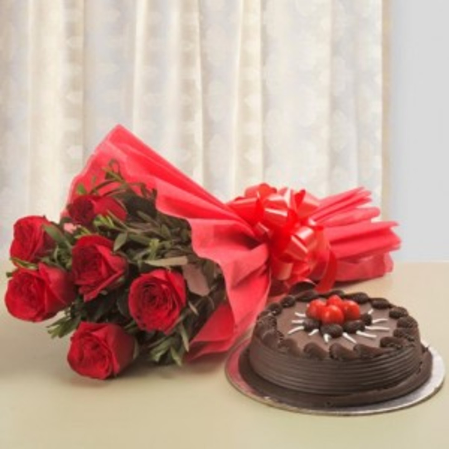 Chocolate Cake With 6 Red Roses Bunch