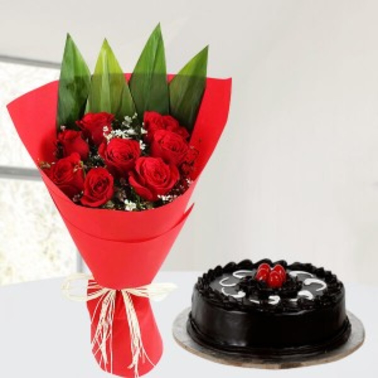 Stunning Red Roses With Cake