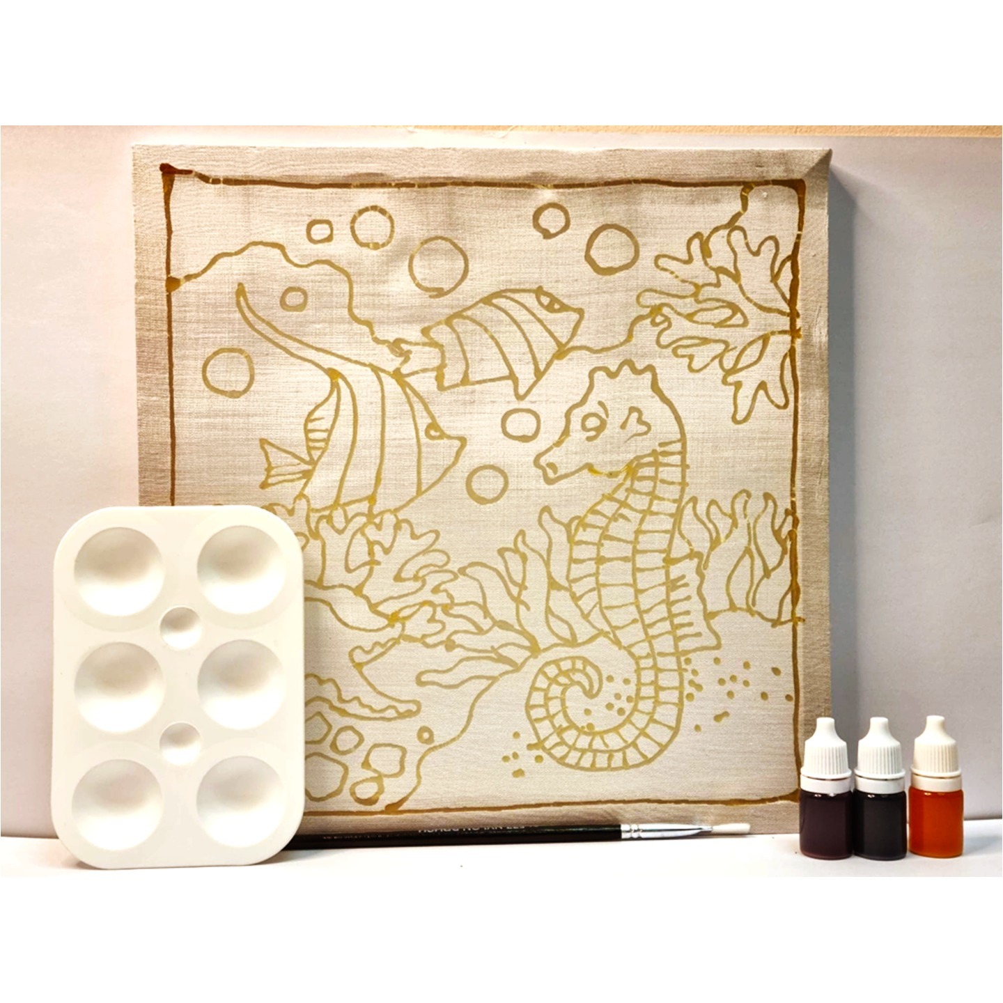 Prewaxed Batik Frame Seahorse Includes Brush & Palette