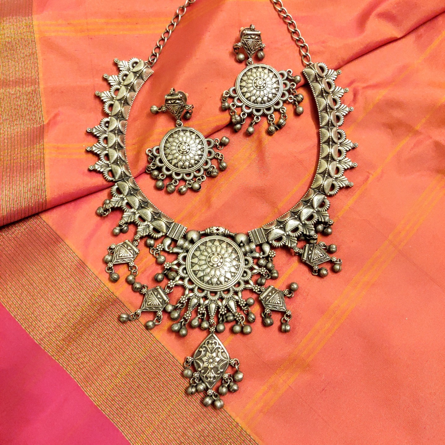 Necklace Set in Silver Replica