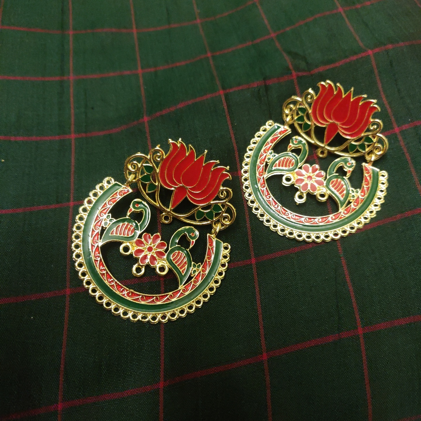 Enamel painted Balis in gold tone