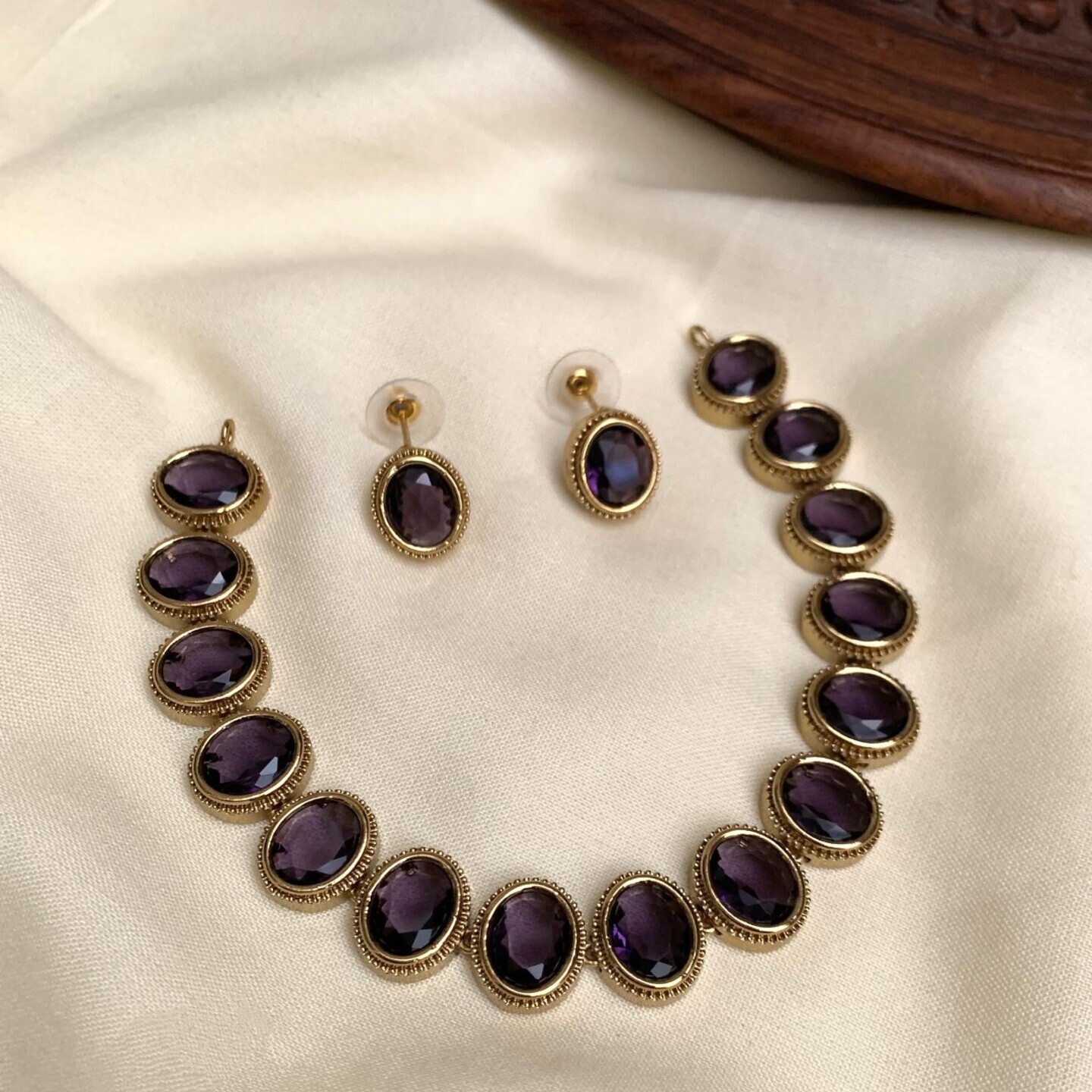 Victorian Finish Necklace Set 