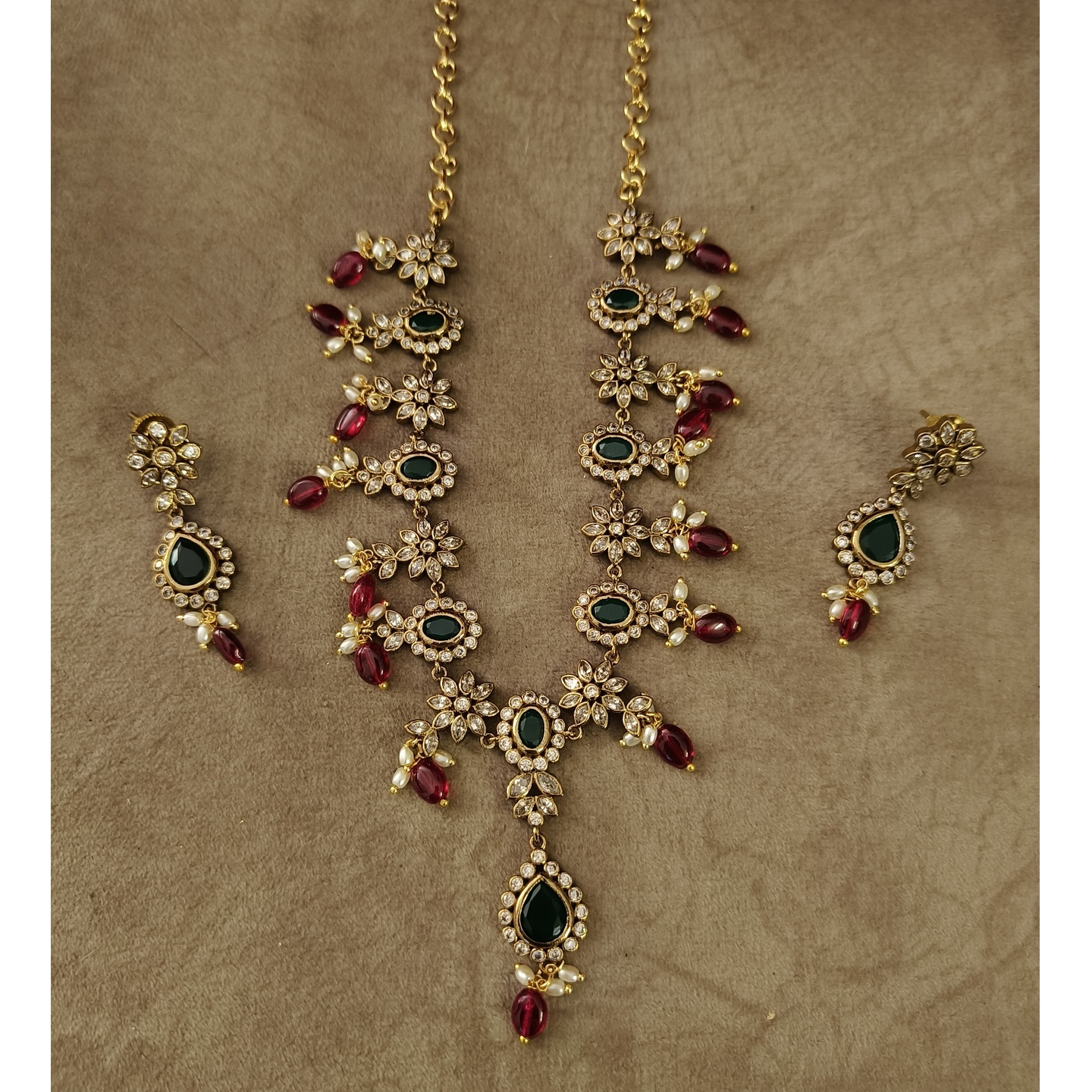 Necklace Set in Antique Gold Finish