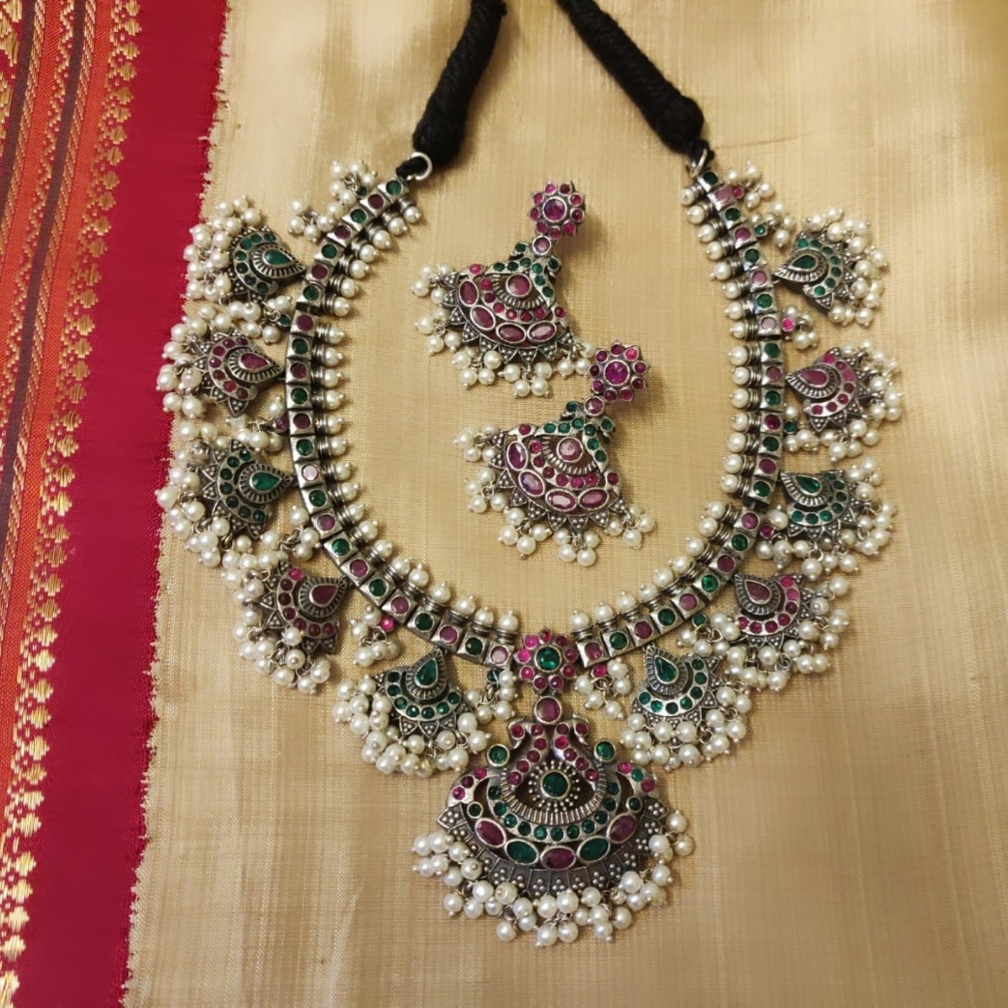 Guttapusalu or Necklace with Pearl Clusters