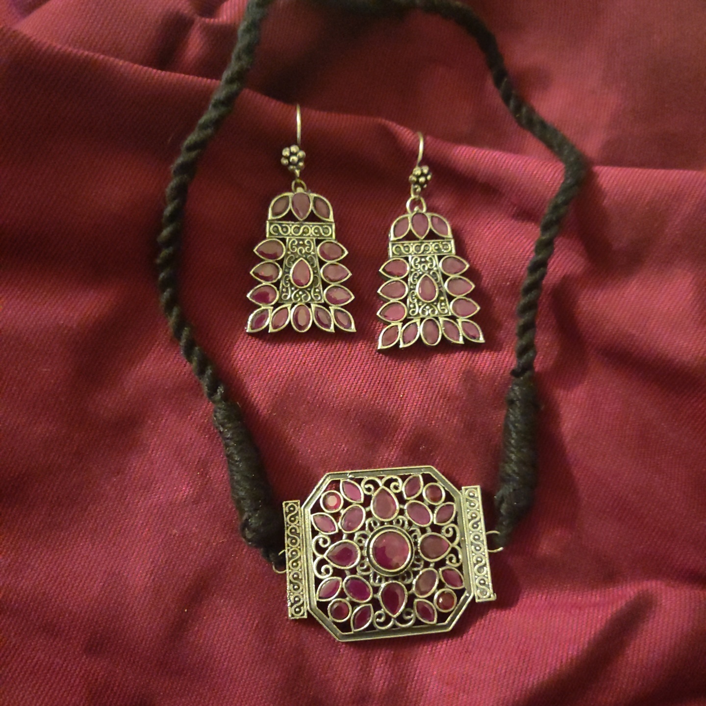 Stone Encrusted Choker Set in Silver Tone