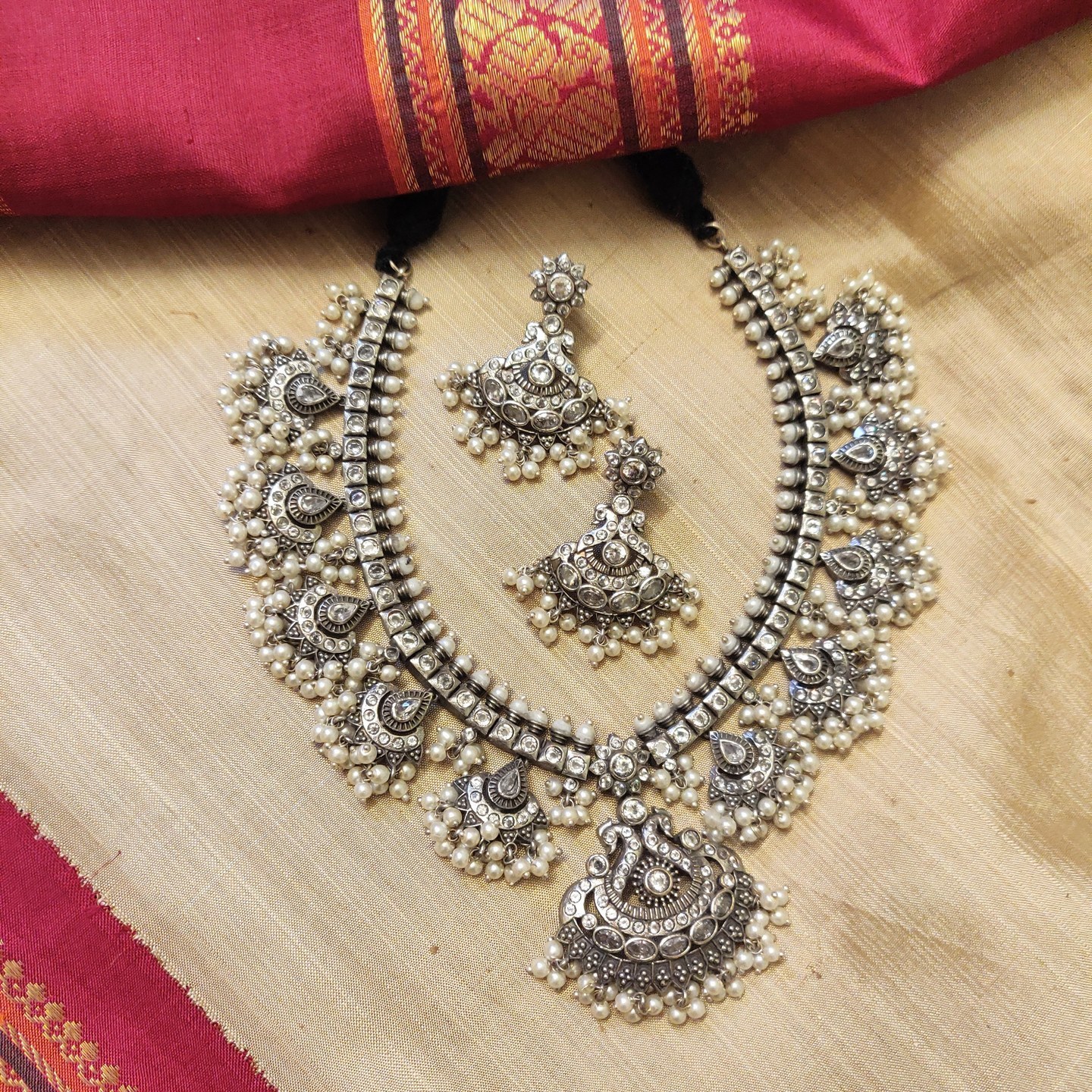 Guttapusalu or Necklace with Pearl Clusters