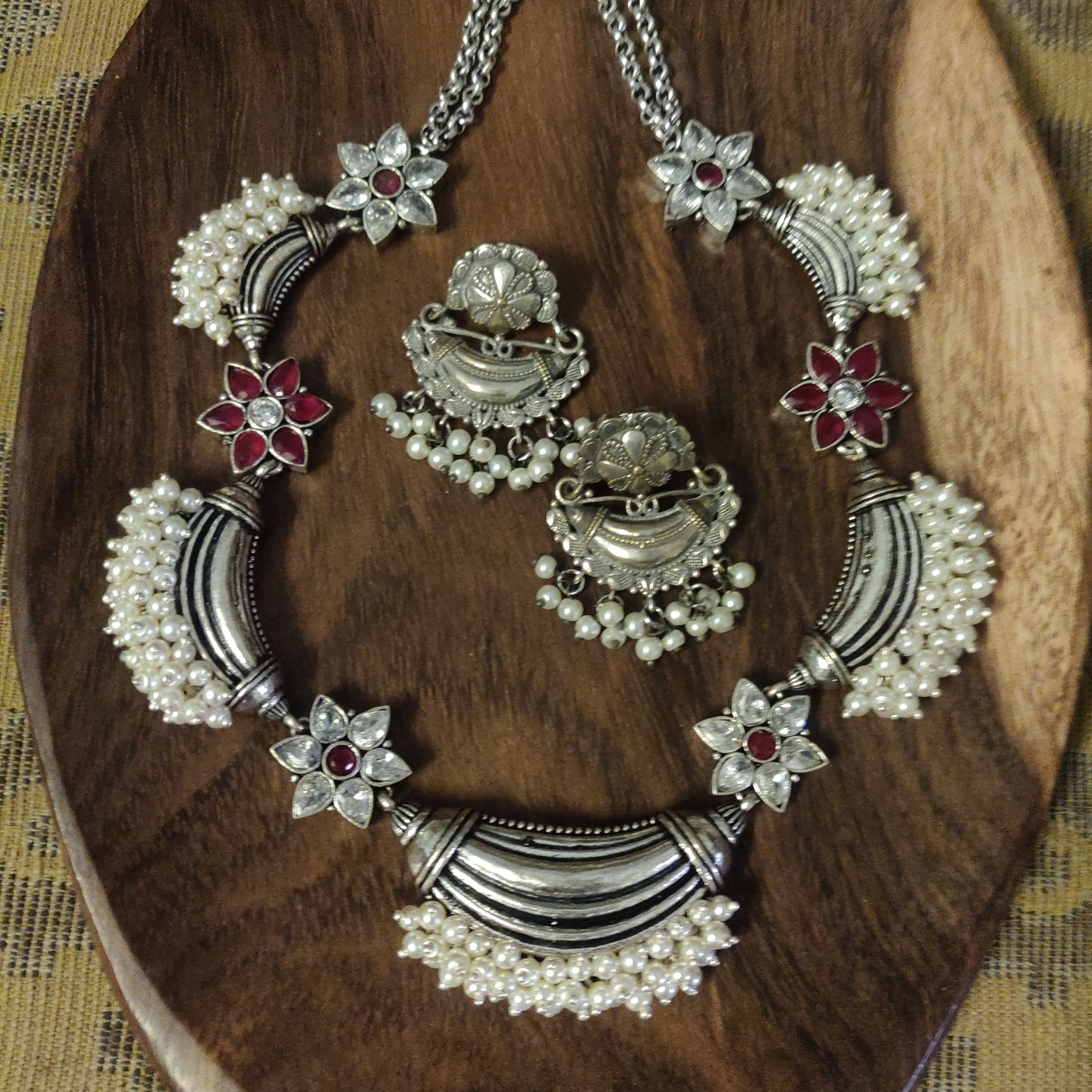 Necklace Set in Silver Replica