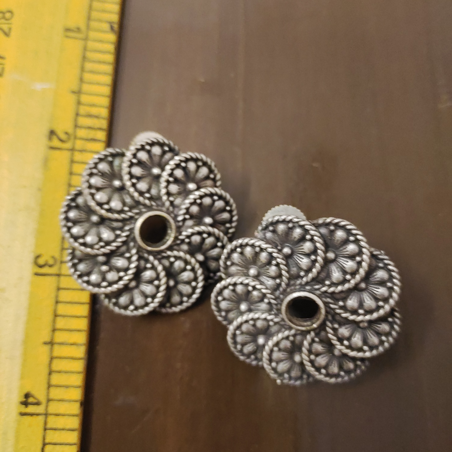 Earstuds in silver replica