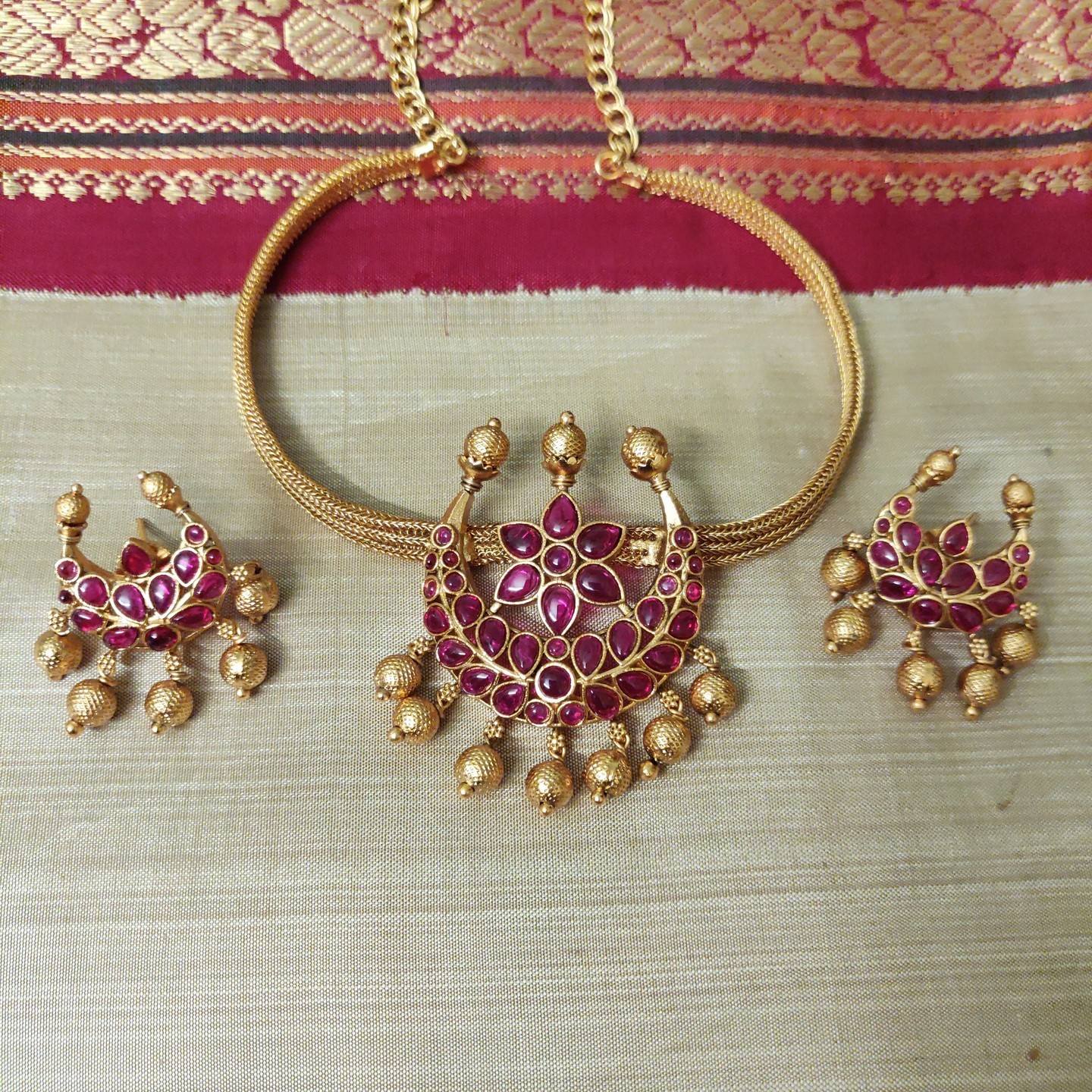 Kemp Crescent Choker
