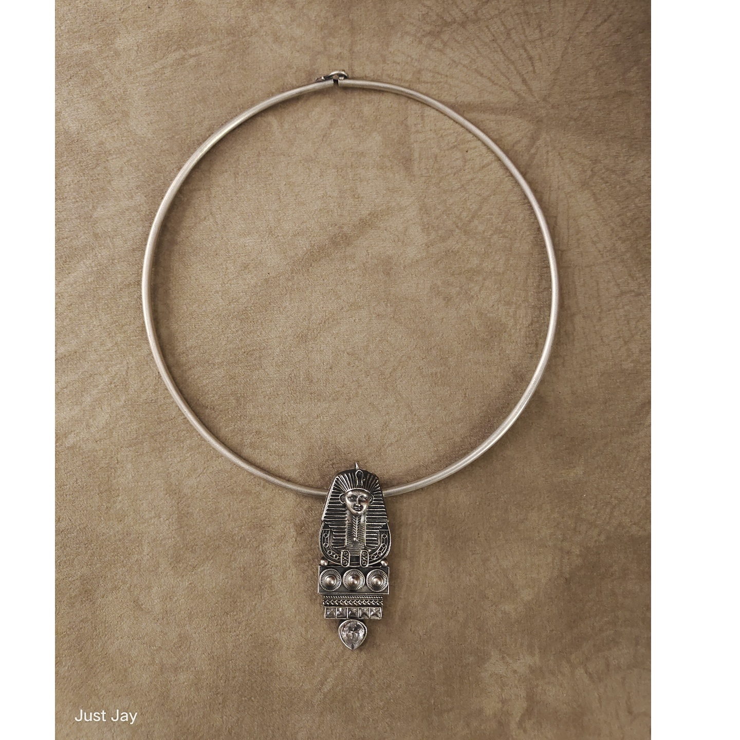 Hasli with Egyptian Pendant 