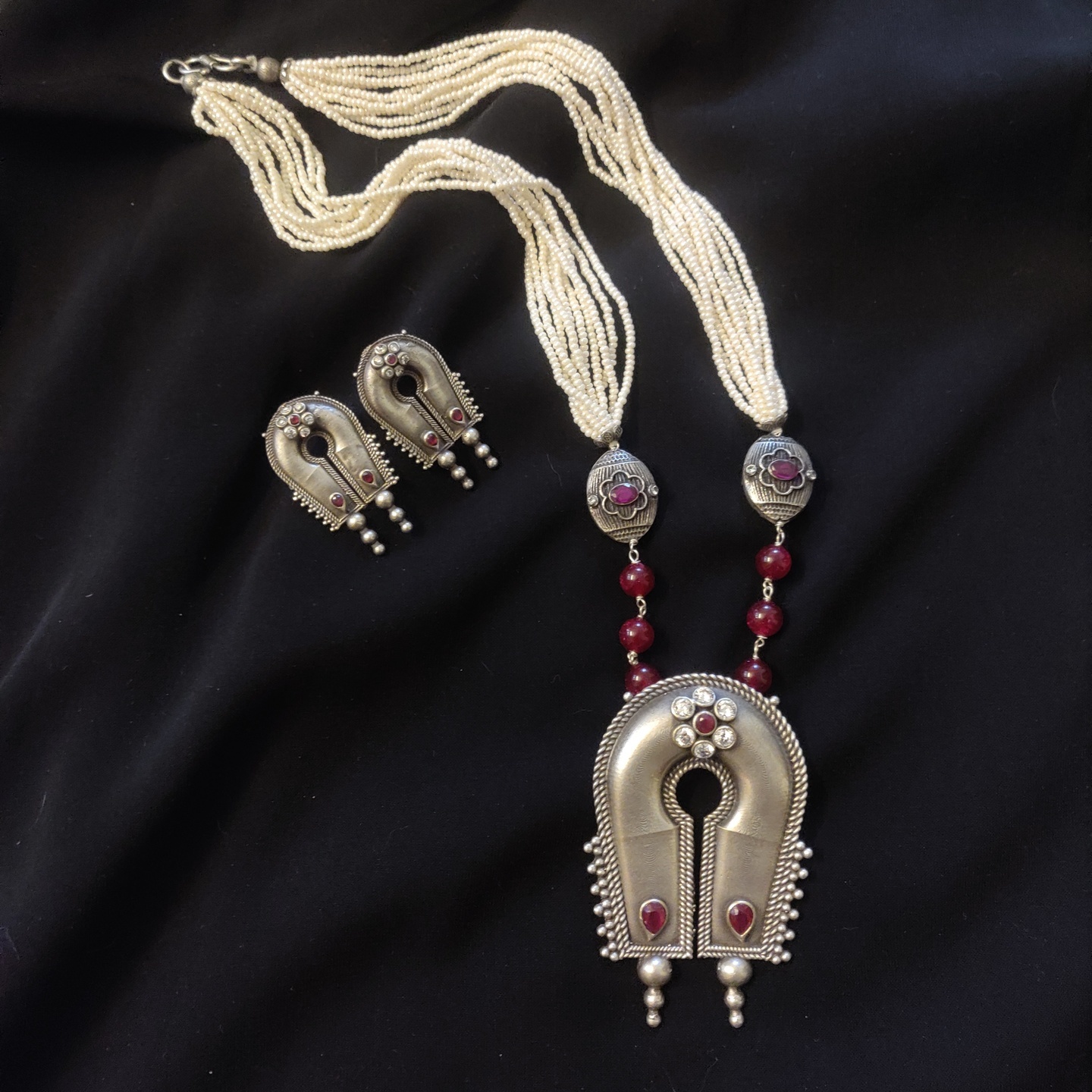 Necklace Set in Silver Replica