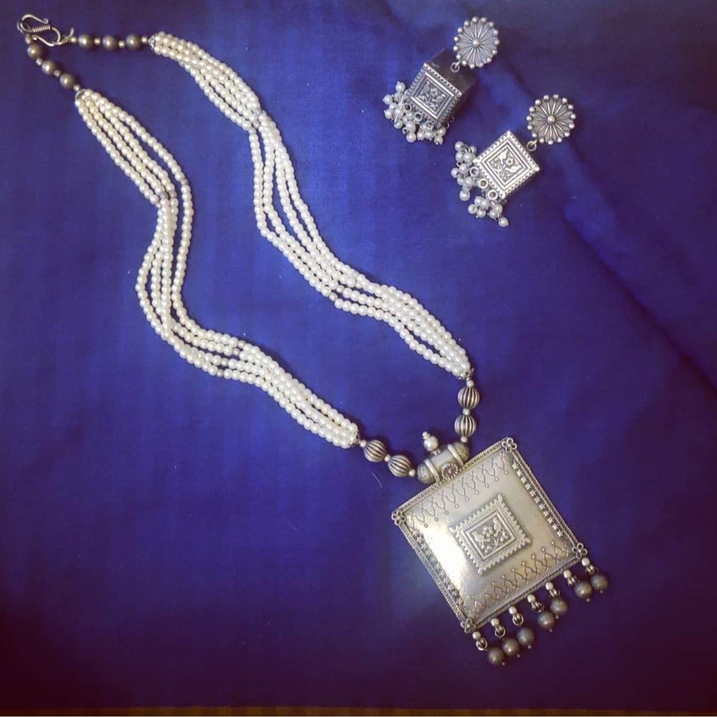Beaded Necklace with Square Pendant & Square Jhumka