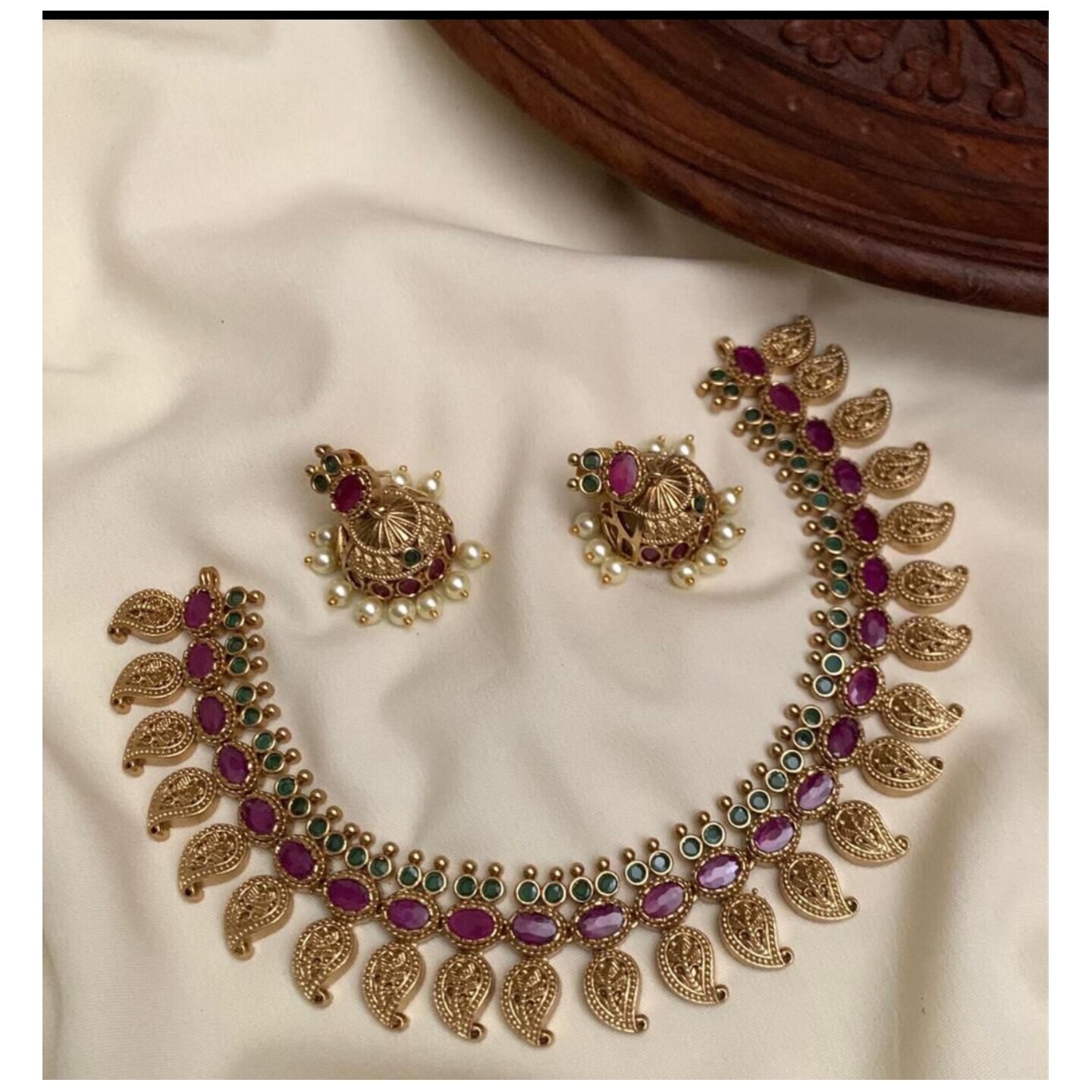 Paisley Necklace Set