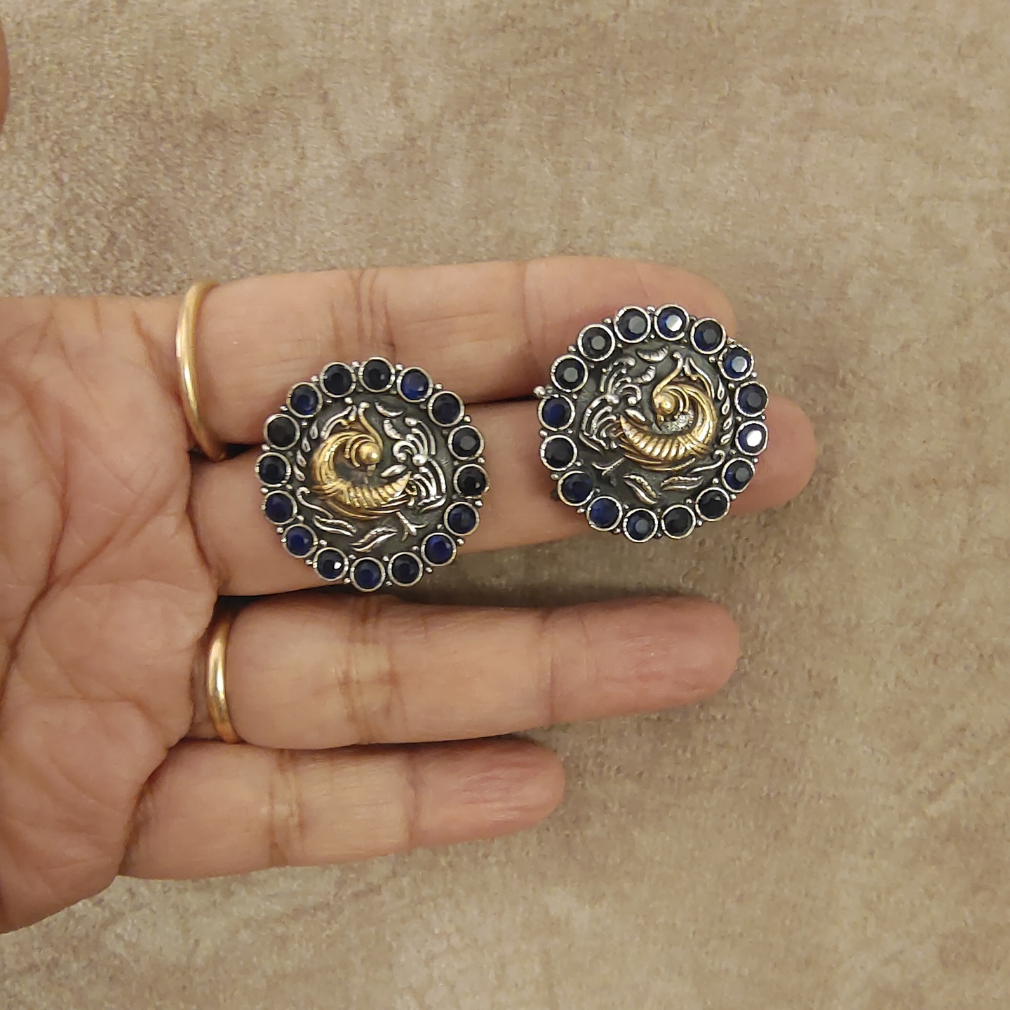 Dual Tone Earstuds