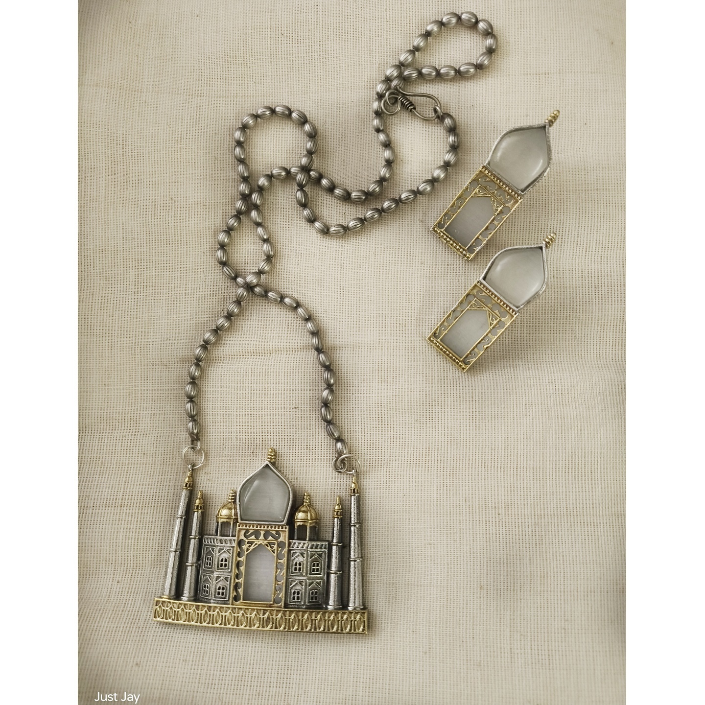 Taj Pendant Set in Dual Tone
