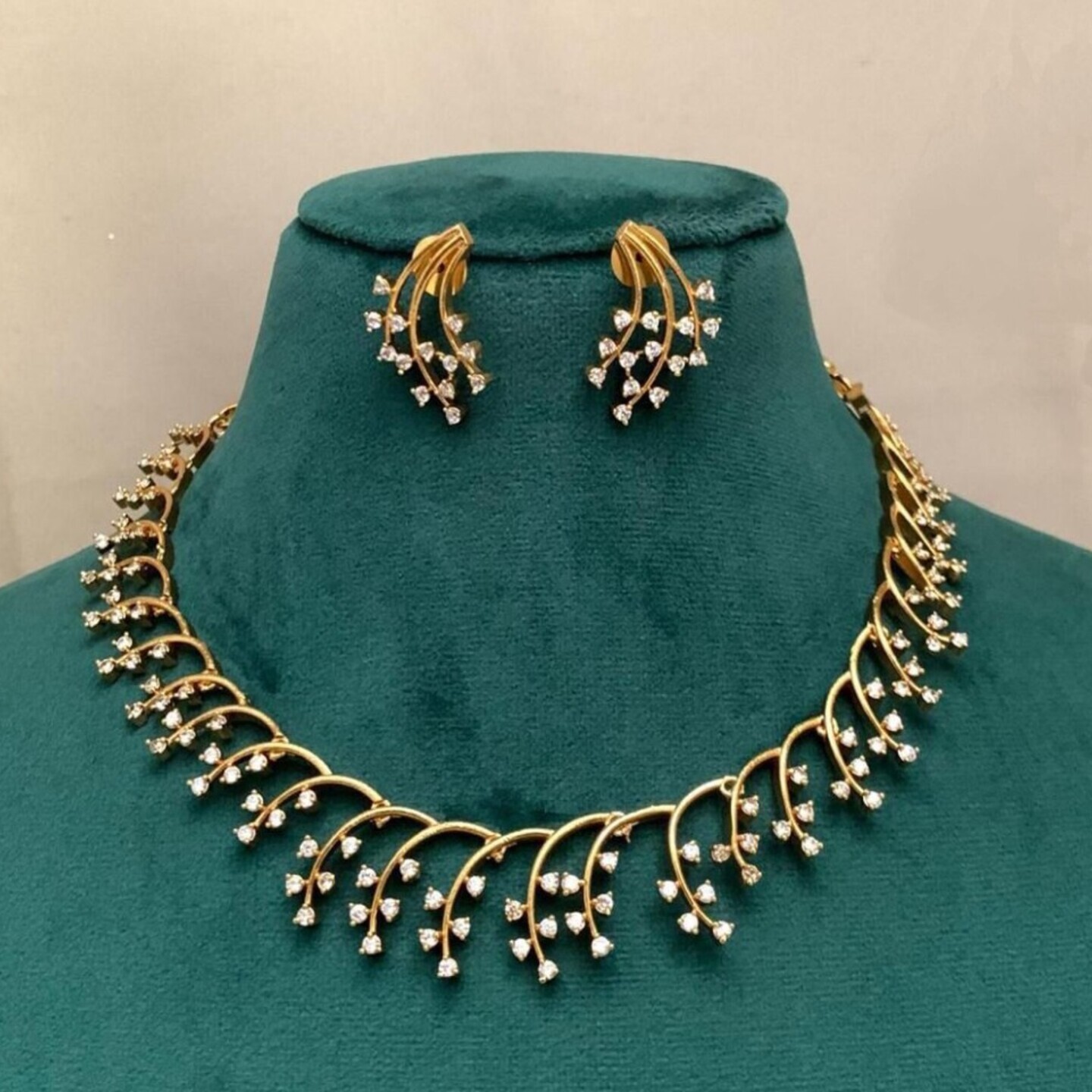 AD Necklace Set
