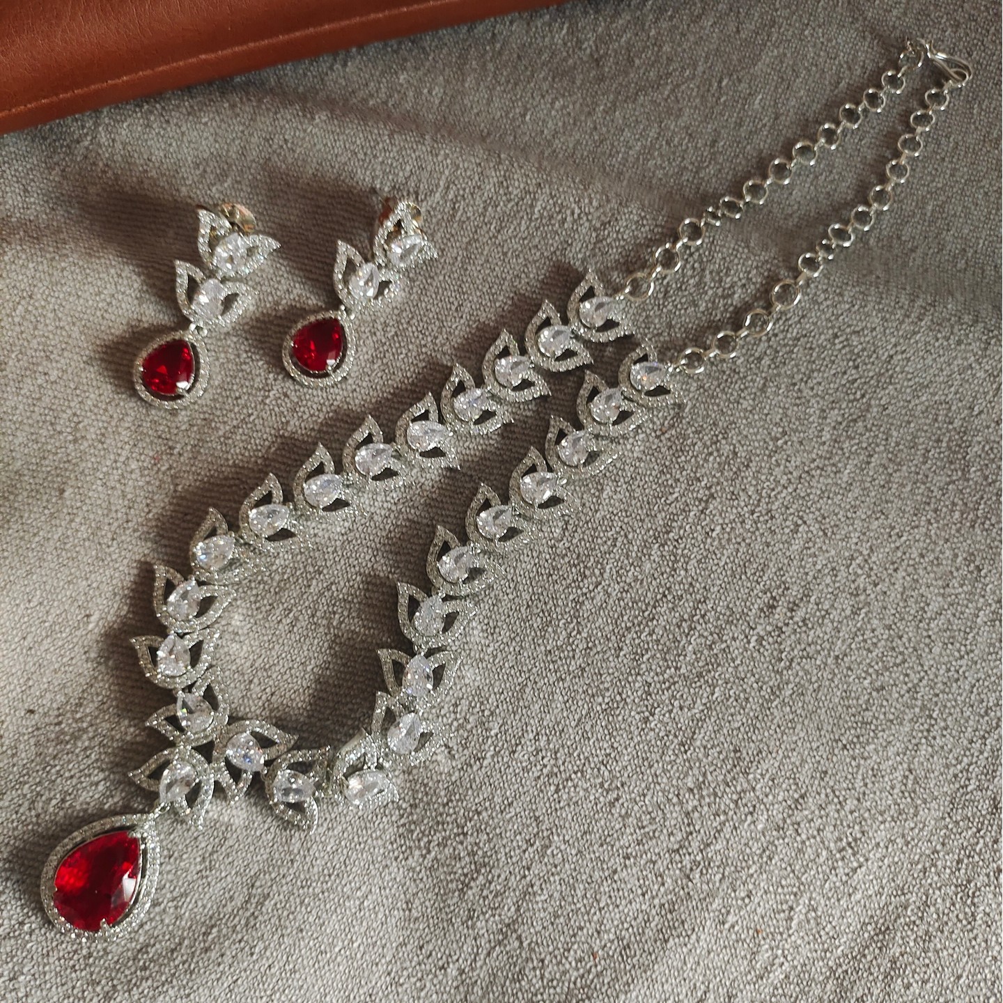 AD Necklace Set