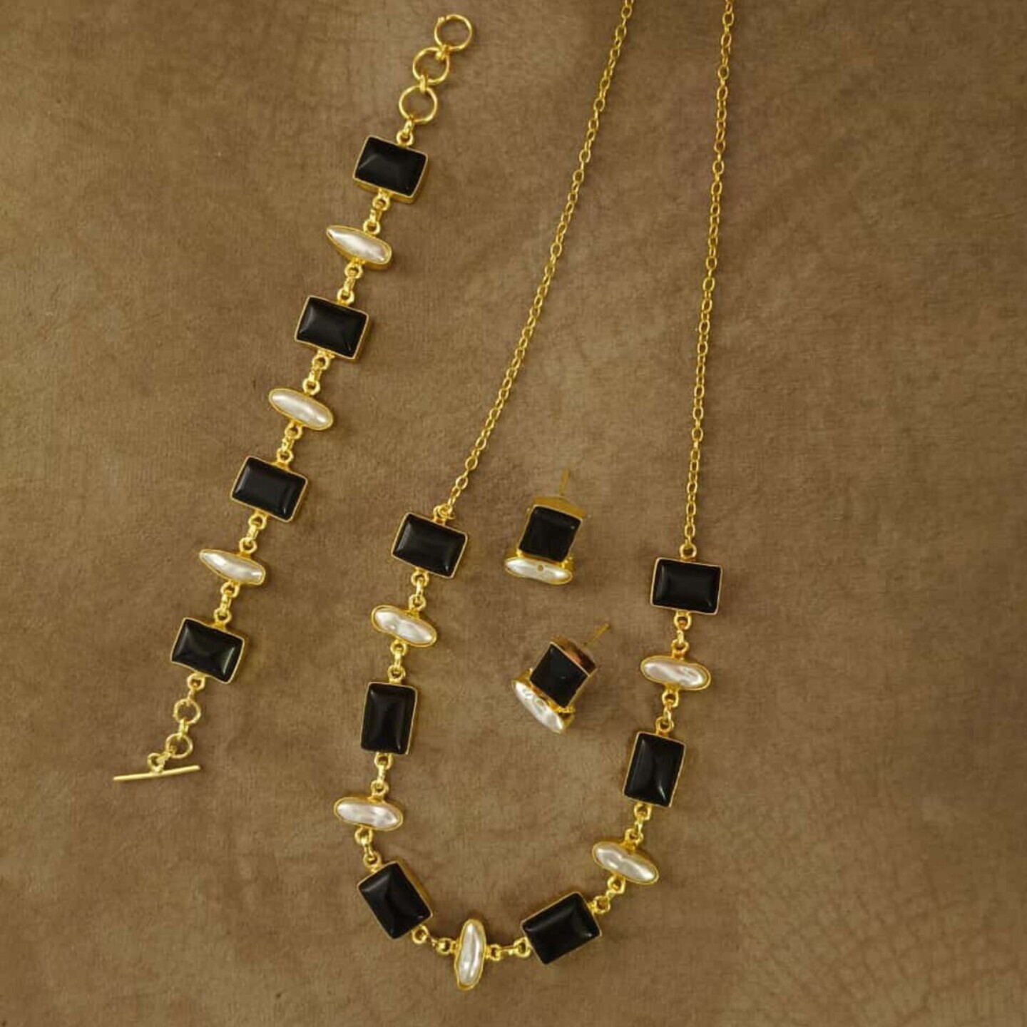 Necklace Set with Braclet