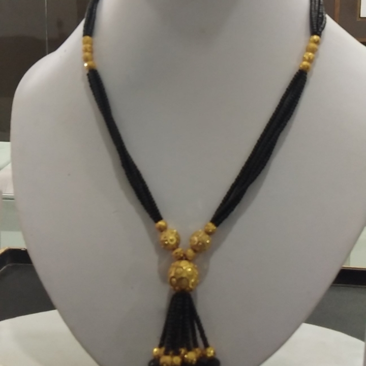 Important Artificial jewelry
