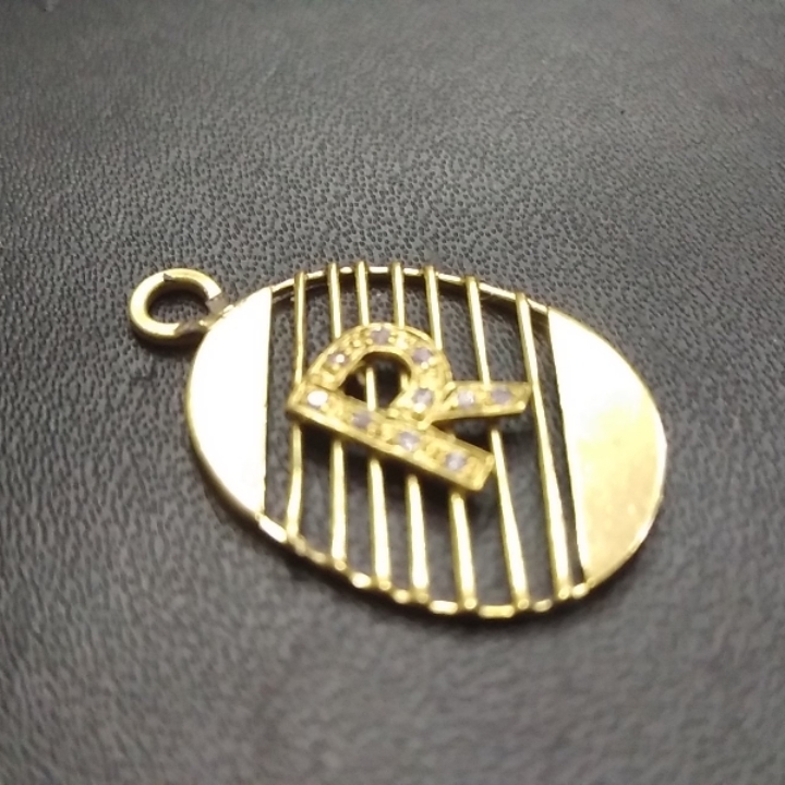 Gold R Name pandel