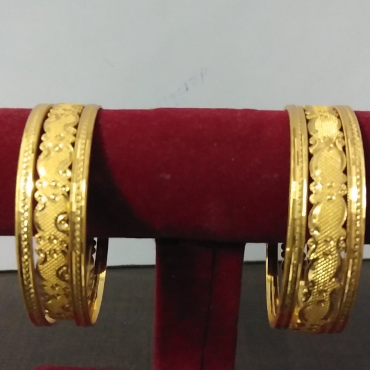 Important bangles 6 pcs 