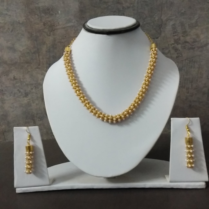 Artificial hand-made povai set.