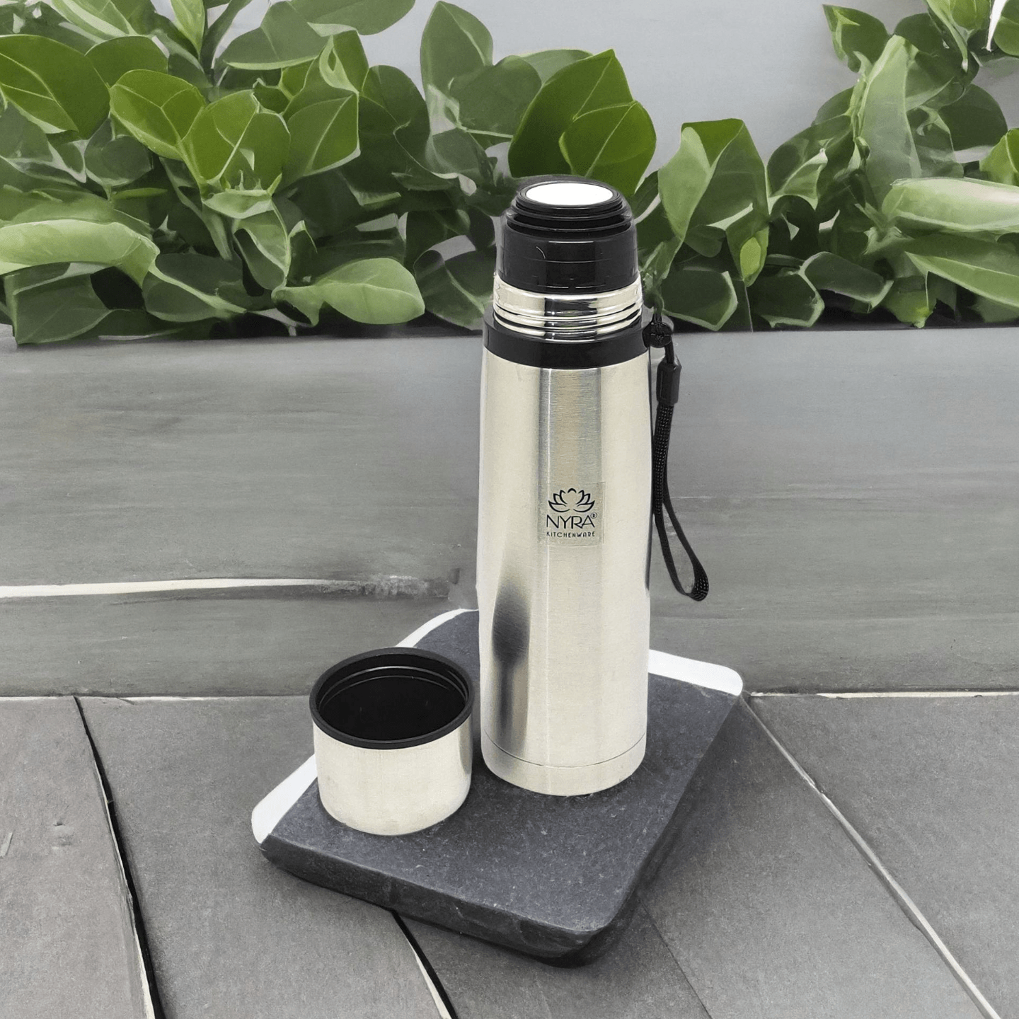 Nyra Stainless Steel Insulated Double-Walled Flask, Water Bottle Keeps Hot and Cold Flask Bottle Leak-Proof  500 ML, Silver