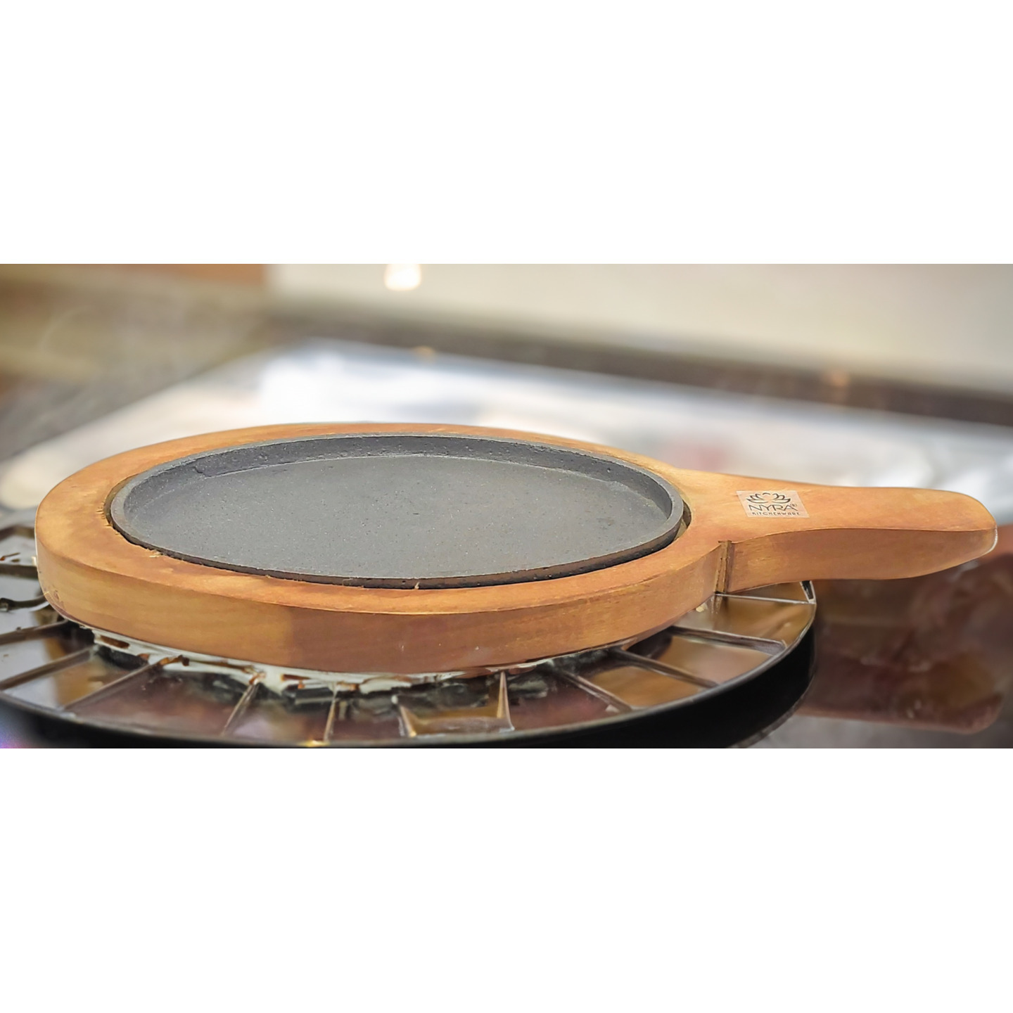 Nyra® Iron Sizzler Plater with Wooden Stand | Brownie Sizzler Plate | Wooden Round Sizzling Brownie Plate | Serving Platter | Hot Sizzling Plate