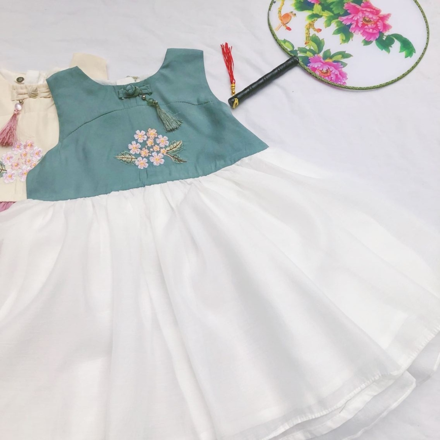 Oriental Embroided Sleeveless Floral Dress