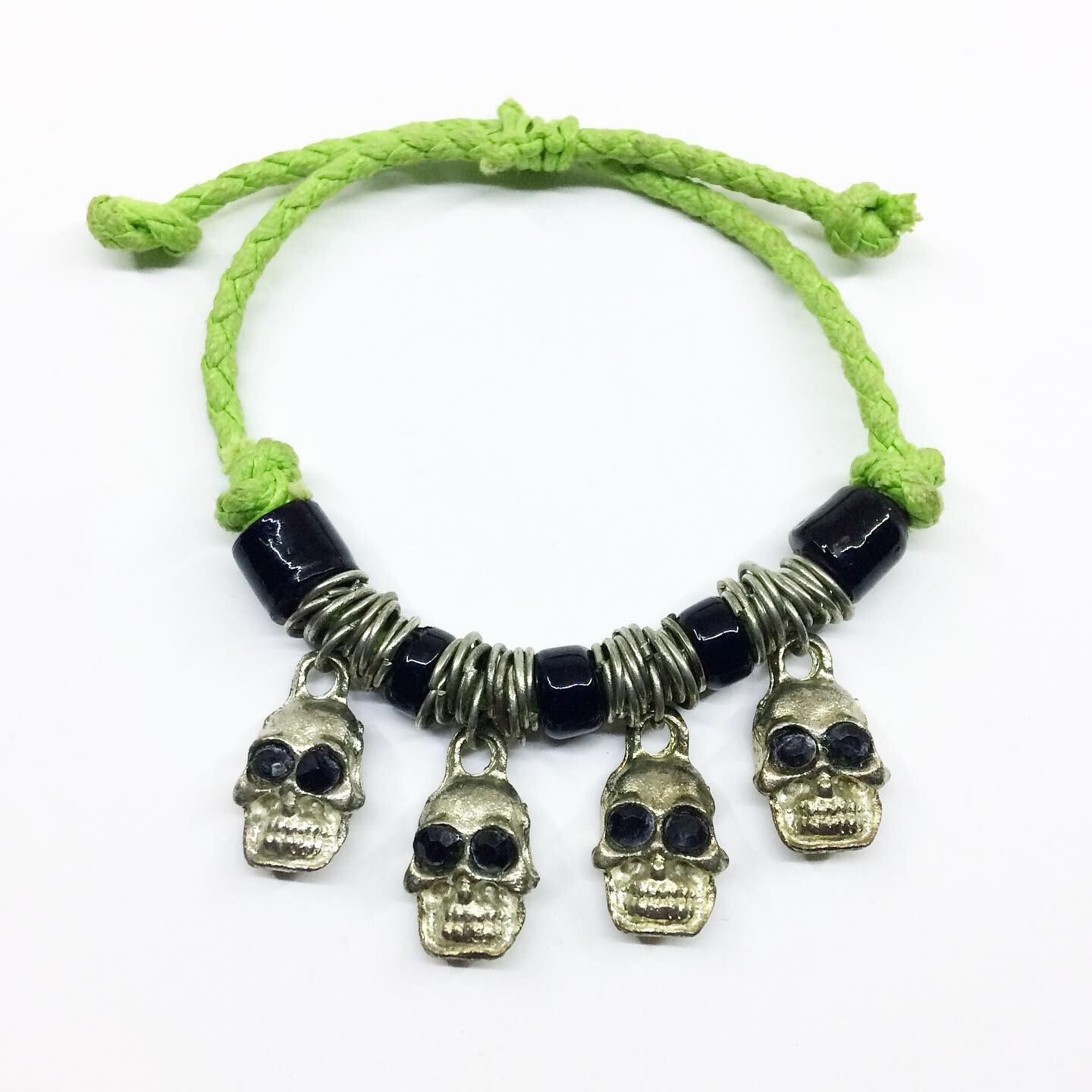 Handmade Beaded Skull With Adjustable Thread Bracelet 89925