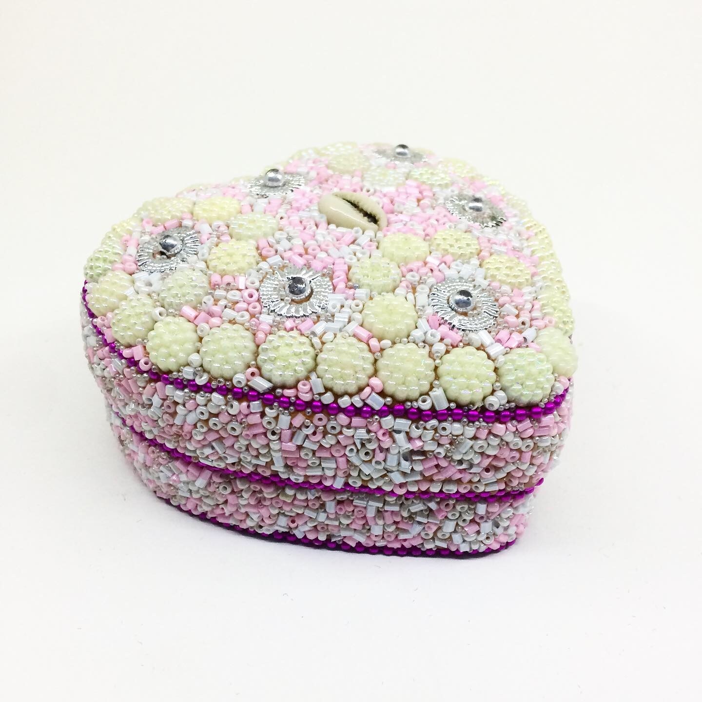 Beaded Box Heart Shape 27710