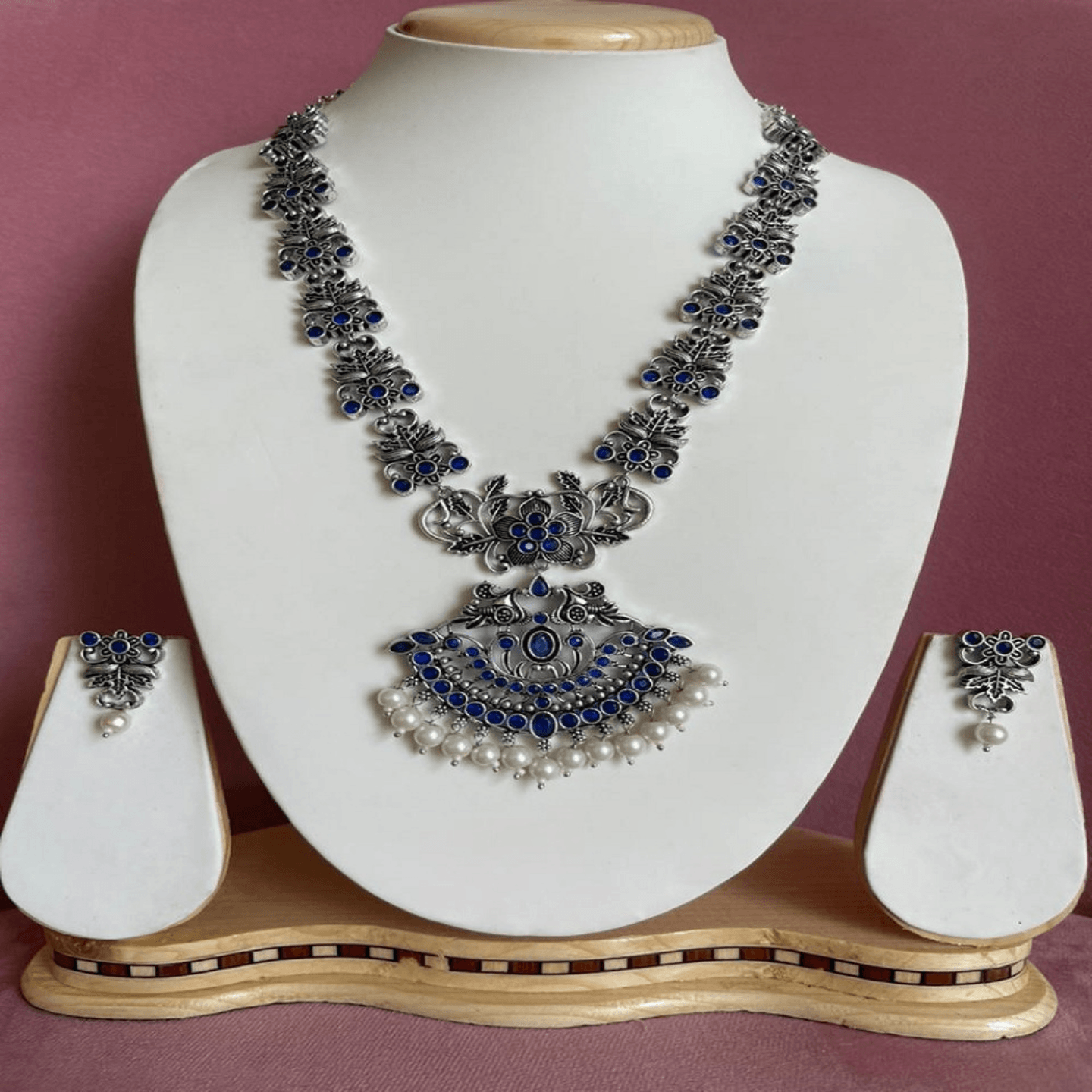 Necklace set By Myshka Fashions