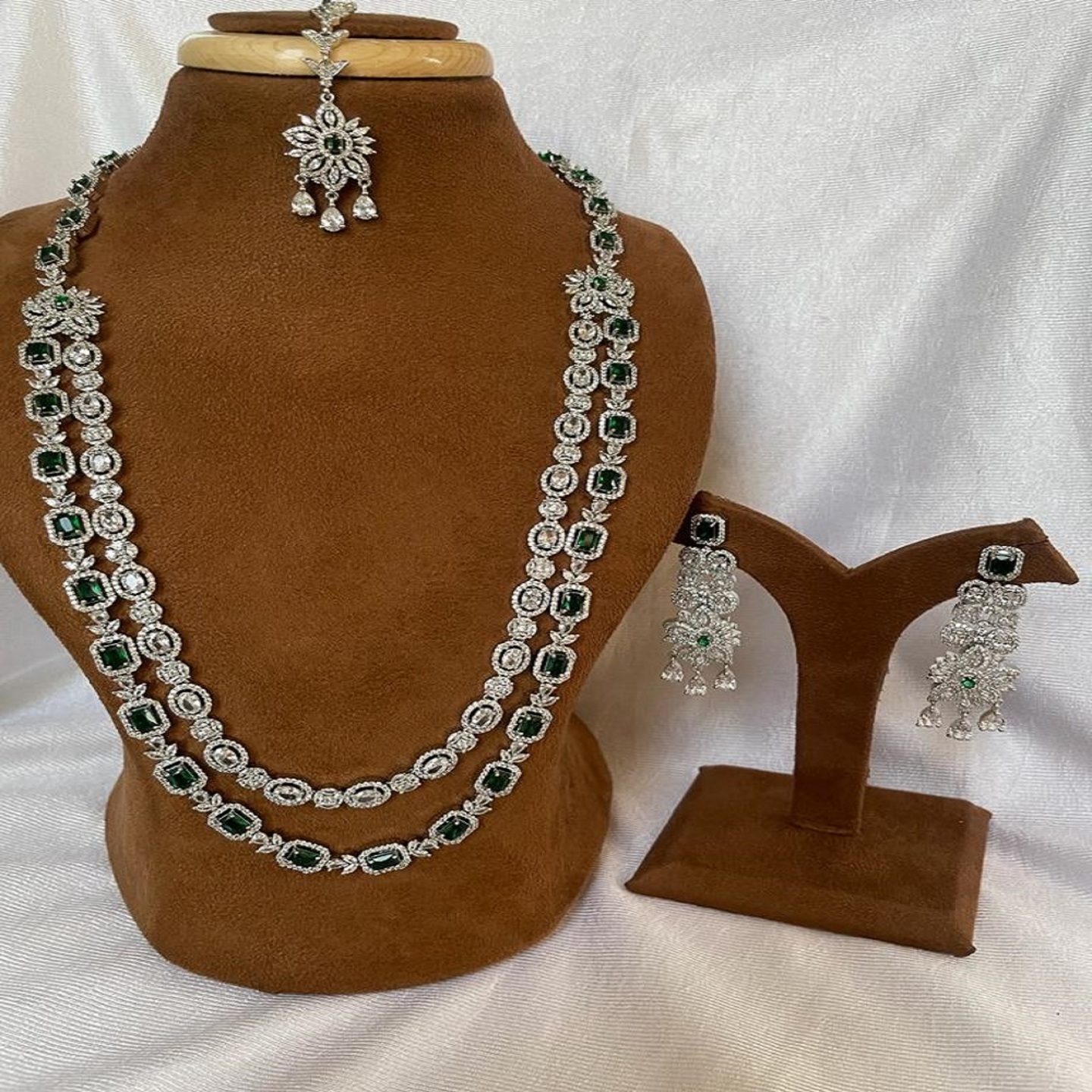 Necklace set By Myshka Fashions