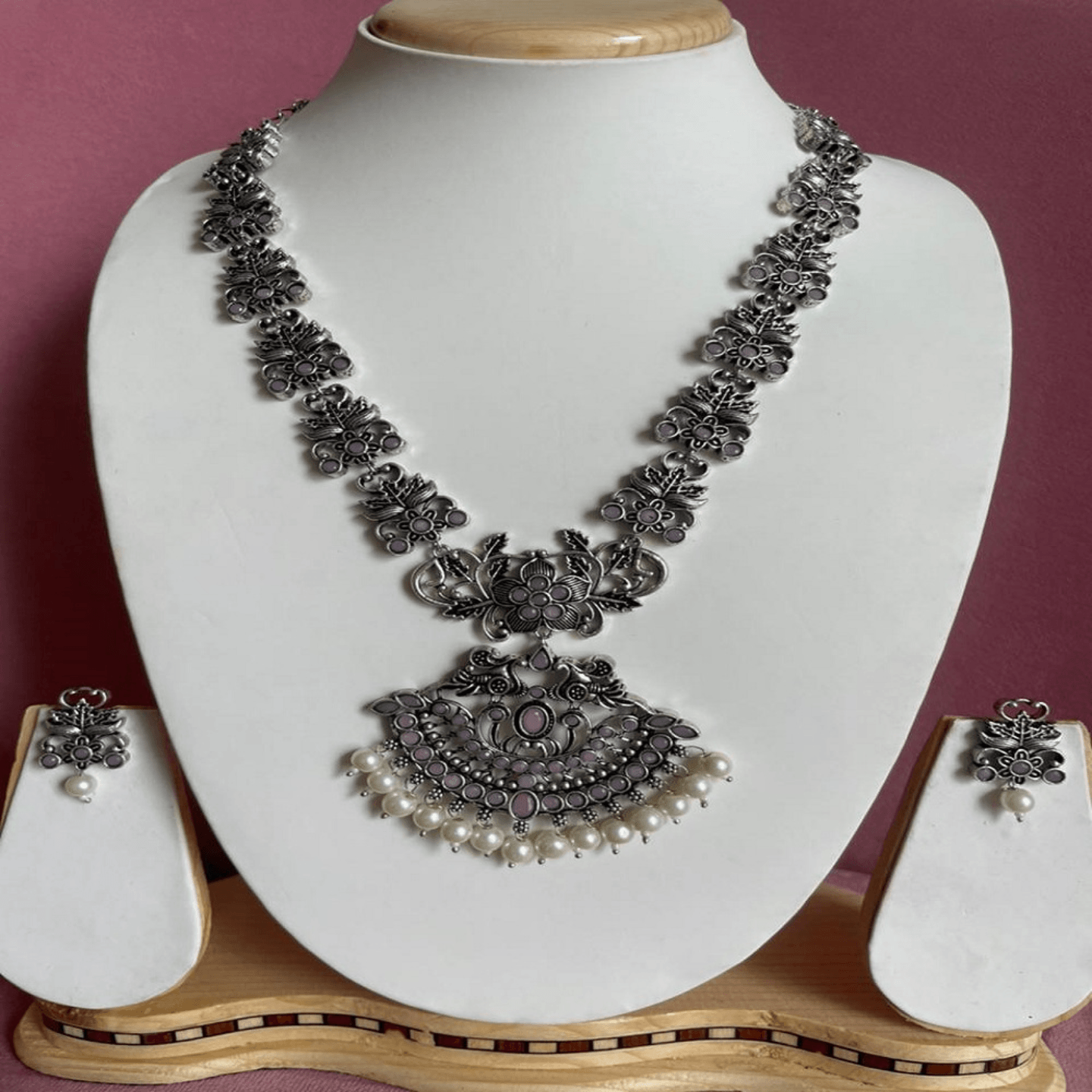 Necklace set By Myshka Fashions