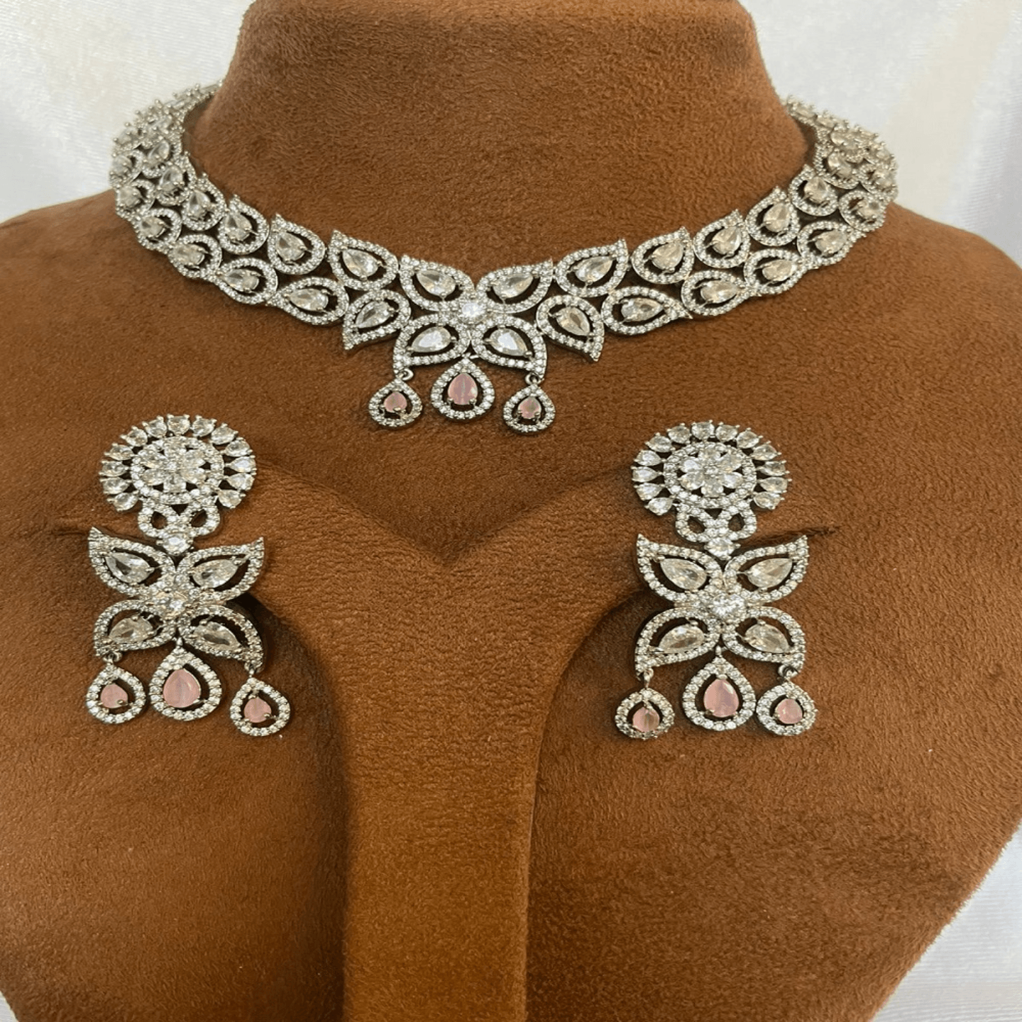 Necklace set By Myshka Fashions