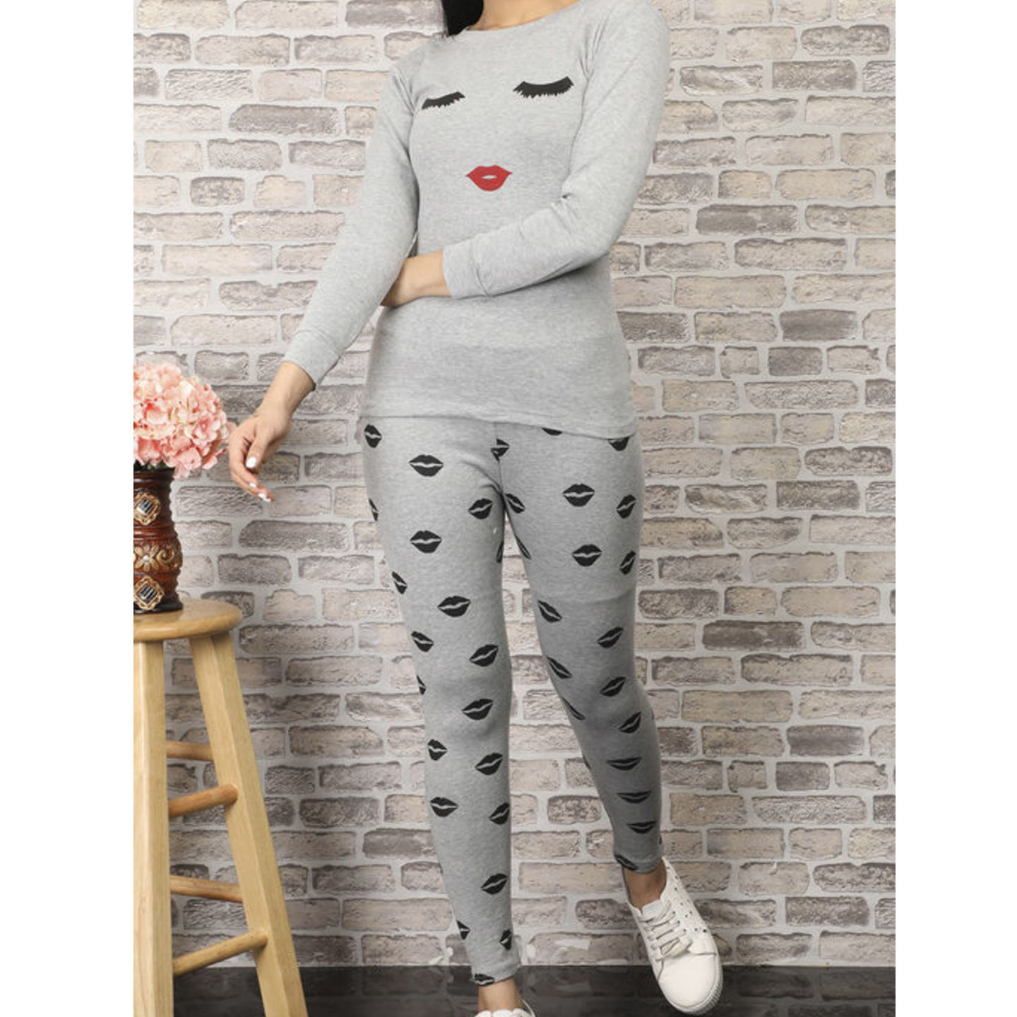 Classy Lips Print Track Suit Set.. Free Size Bust 28-32