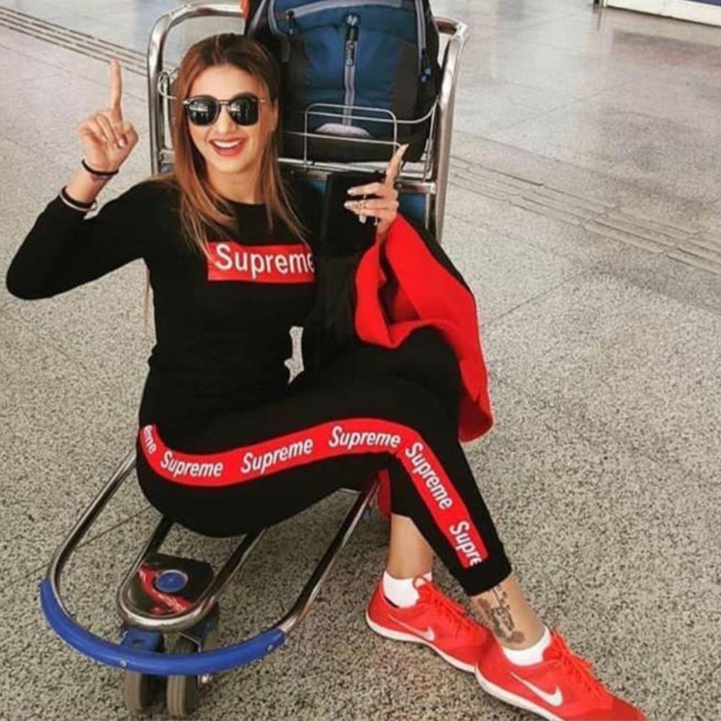 Supreme Design Top+Bottom Track Suit Set..