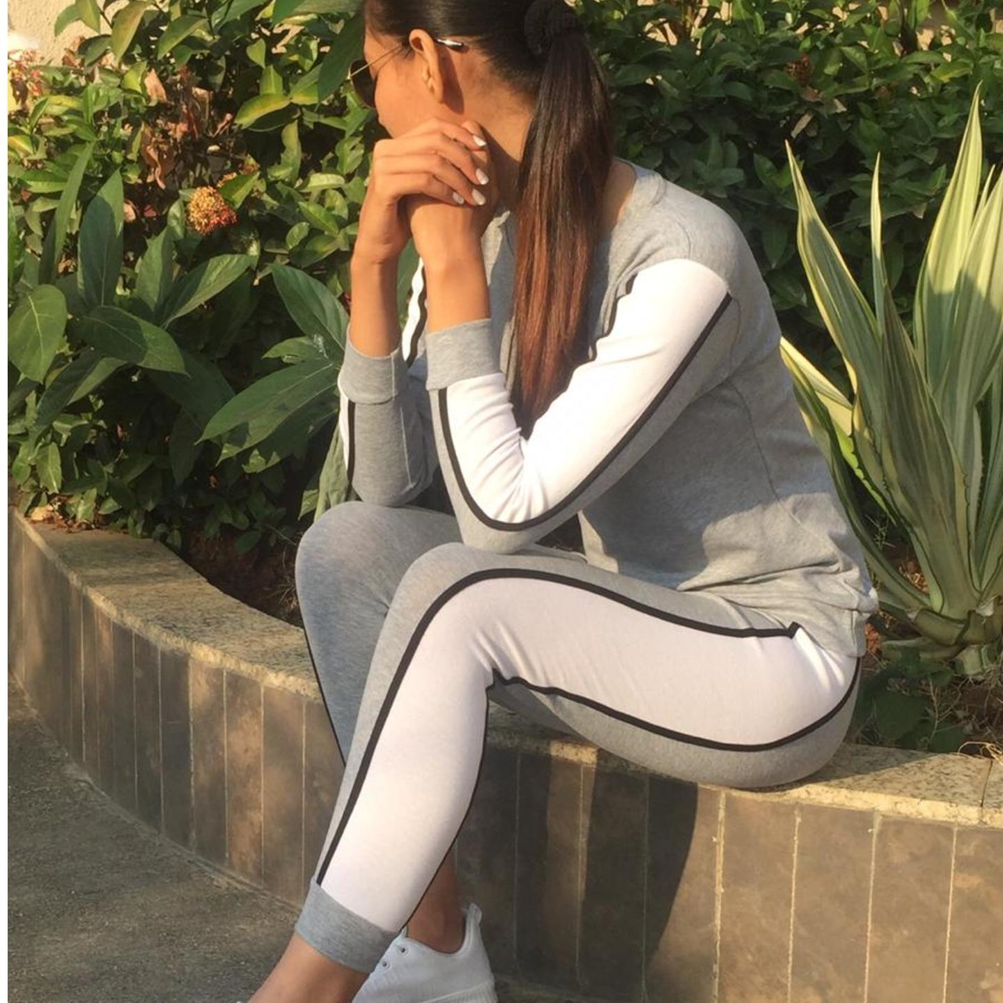 Side White Mota Pata Design Classy Sports Wear Track Suit Set.. Free Size 28-32 Bust..