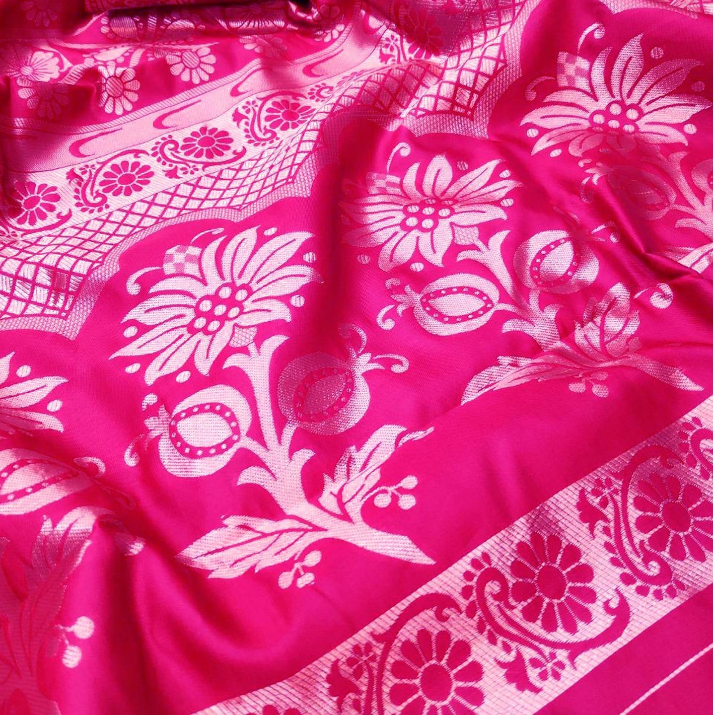 Pink Benarsi Blended Silk Saree