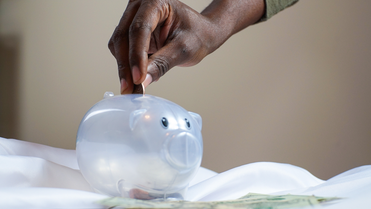 plastic-piggy-bank-3833052.jpg