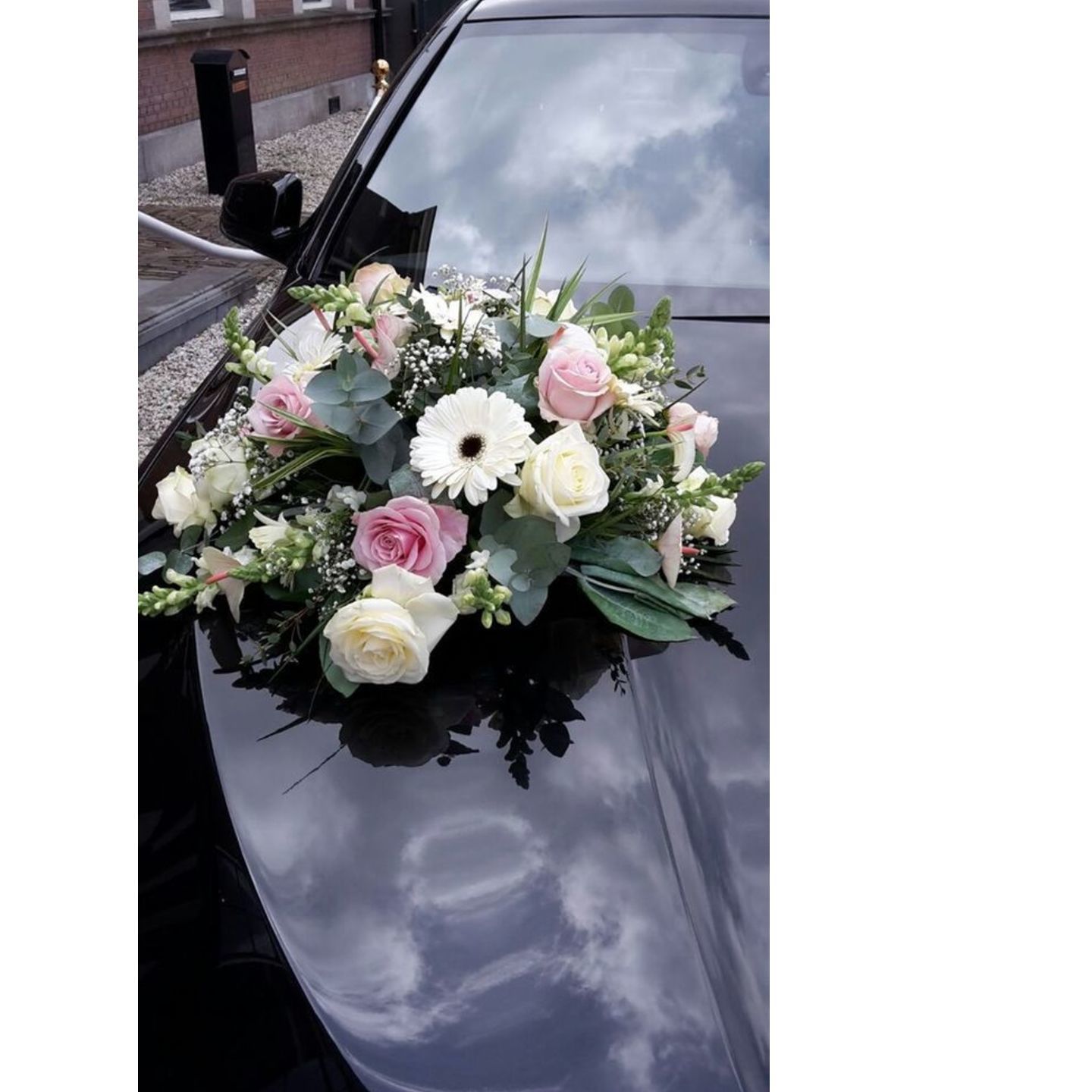 Wedding Car Dcor                                                                                Fresh Flowers  Rose Theme