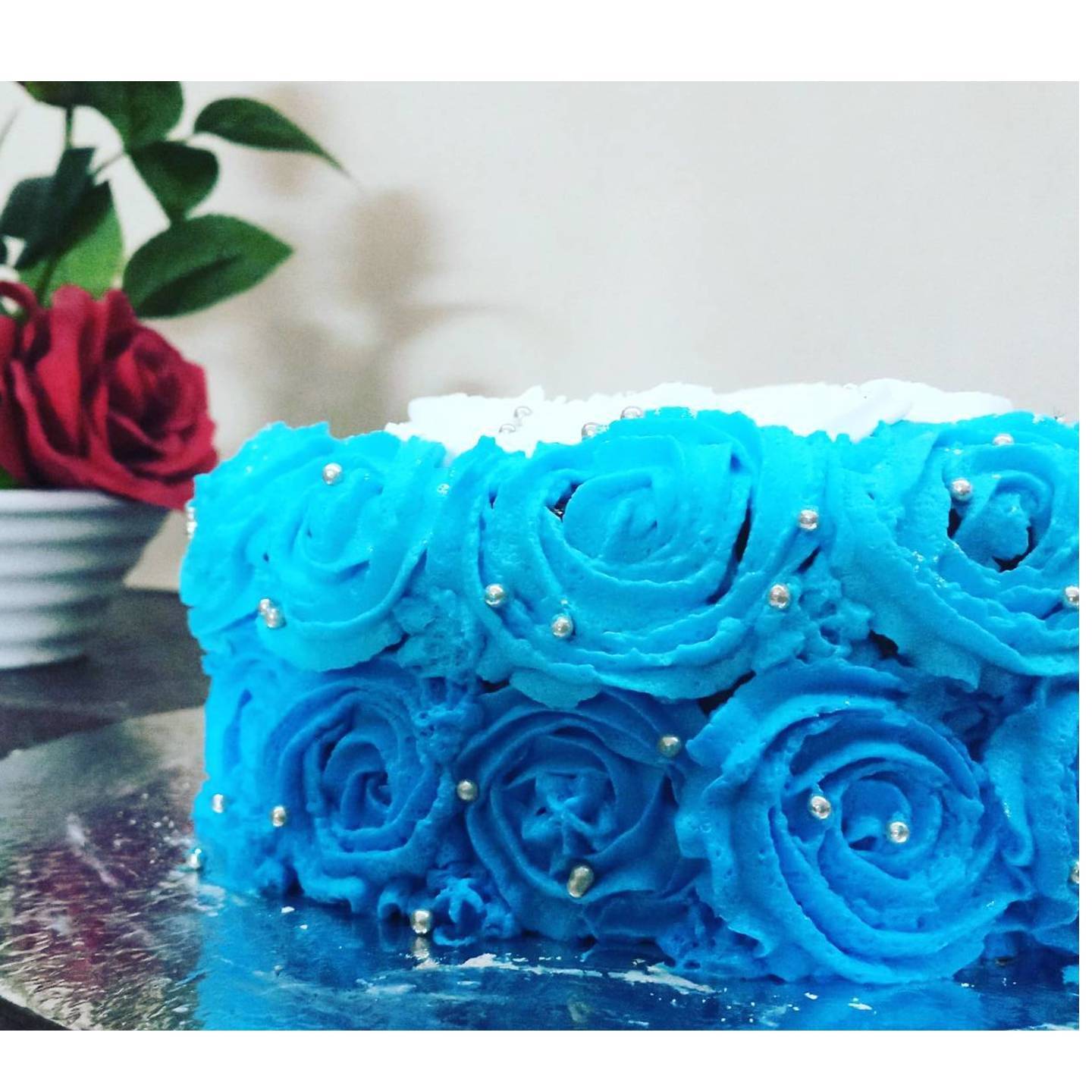 Blue Bouquet Cake