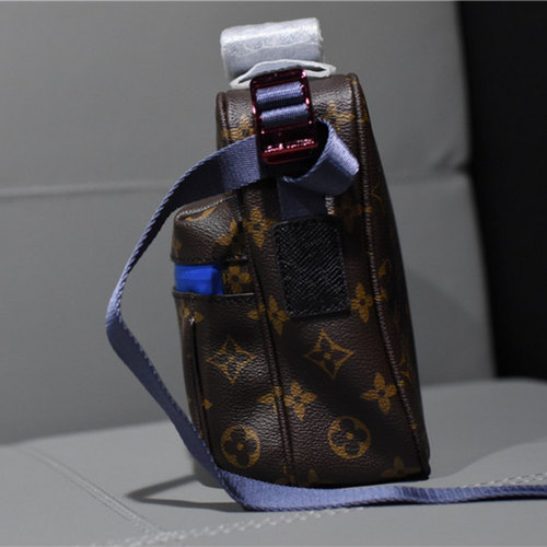 LOUIS VUITTON Monogram Outdoor Messenger PM 293844