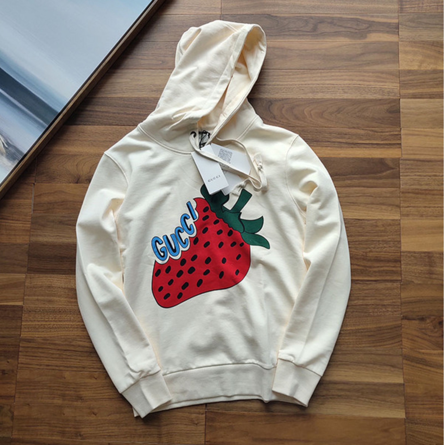 Gucci Hooded sweatshirt with strawberry