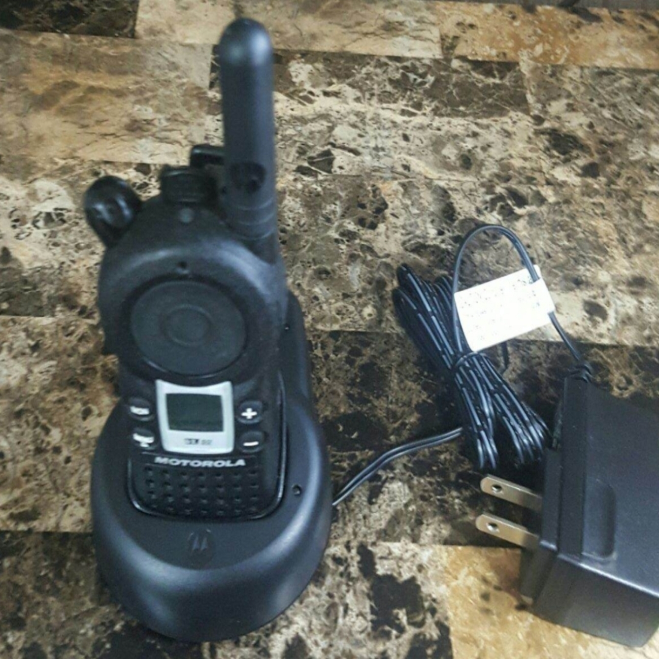 MOTOROLA VL 50 1 Watt 8 Channel UHF Two Way Radio
